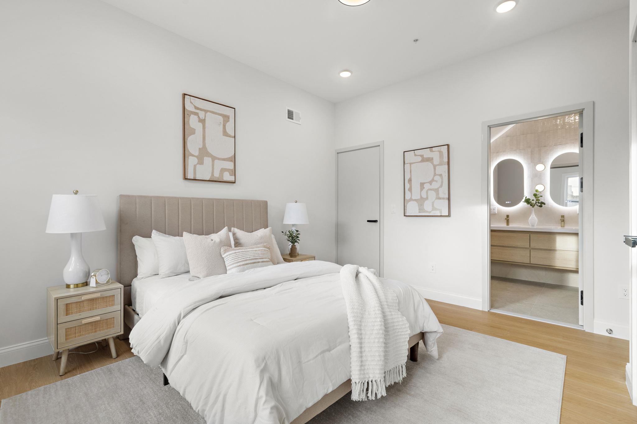192 CAMBRIDGE AVE Unit: 2
