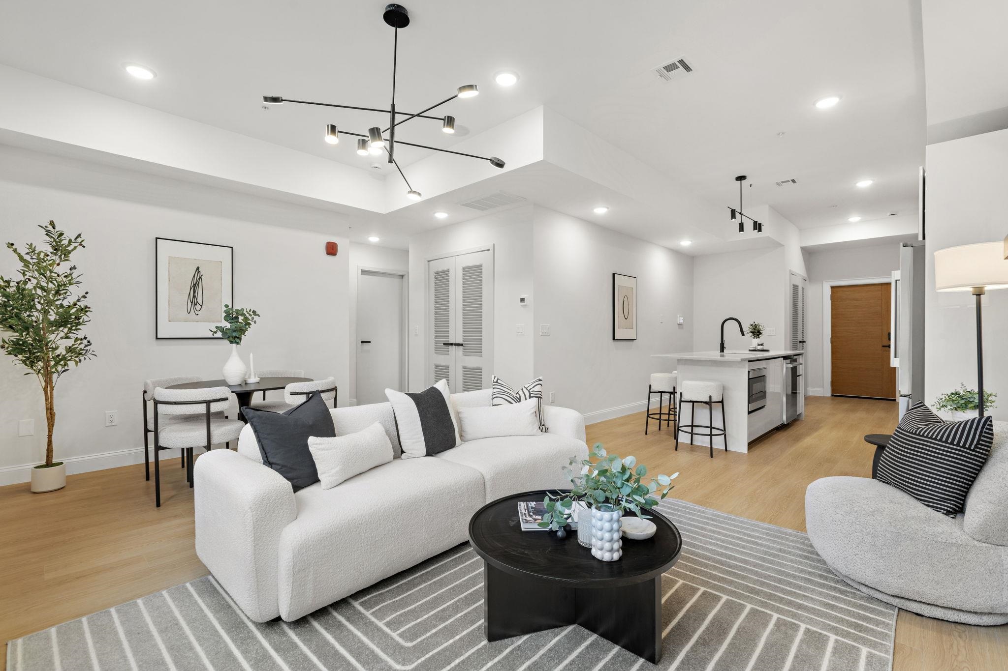 192 CAMBRIDGE AVE Unit: 2