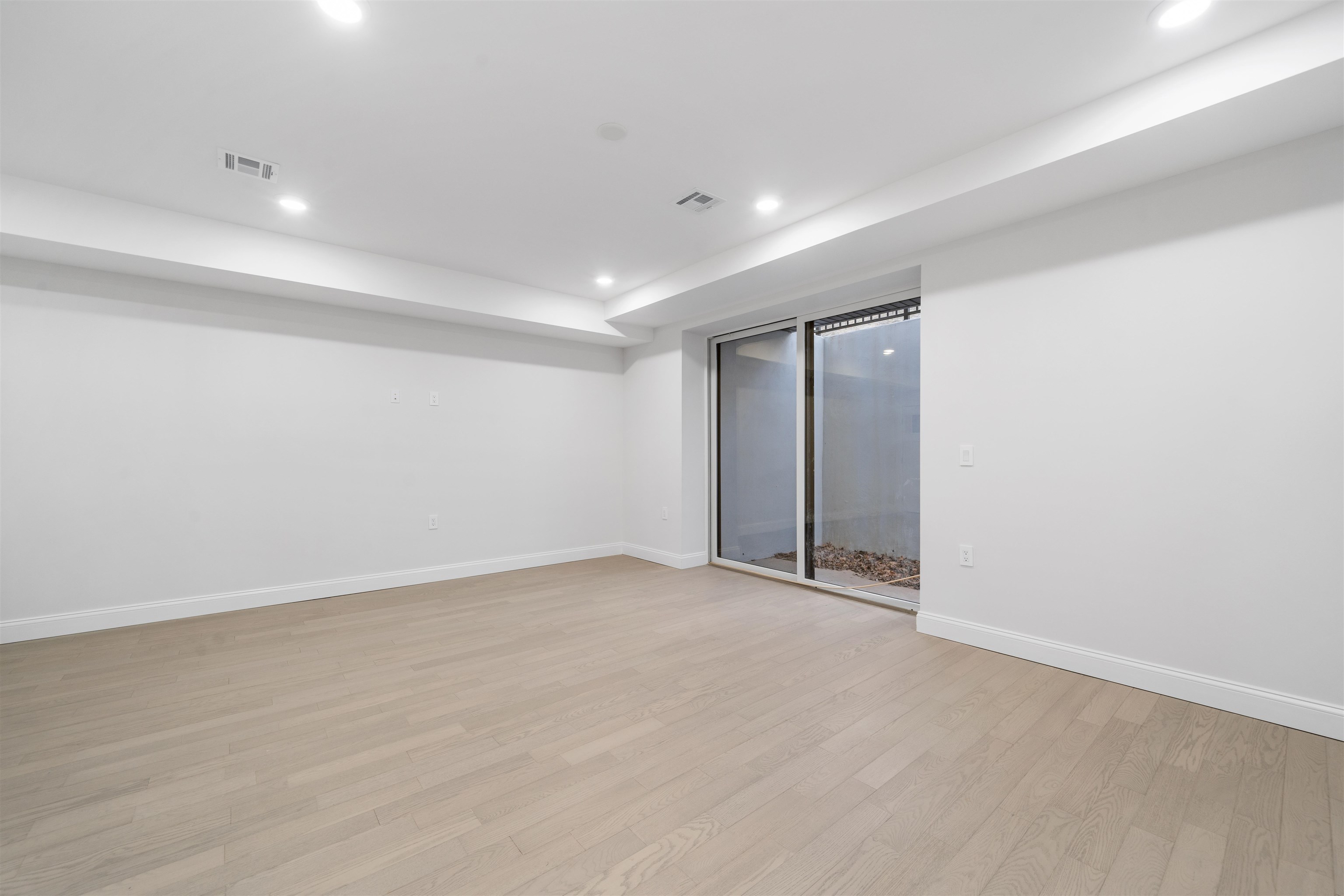 272 TERRACE AVE