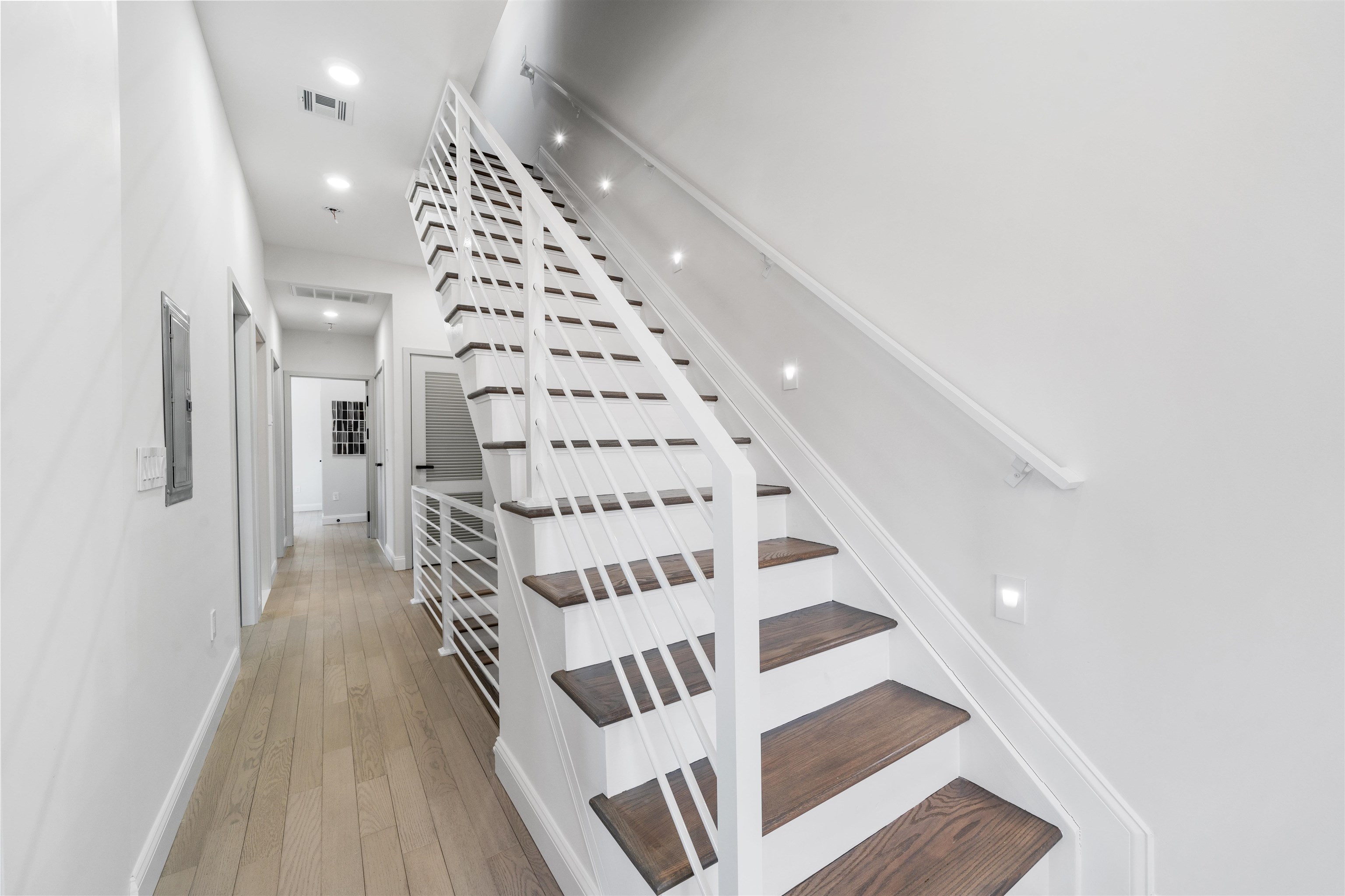 272 TERRACE AVE Unit: B