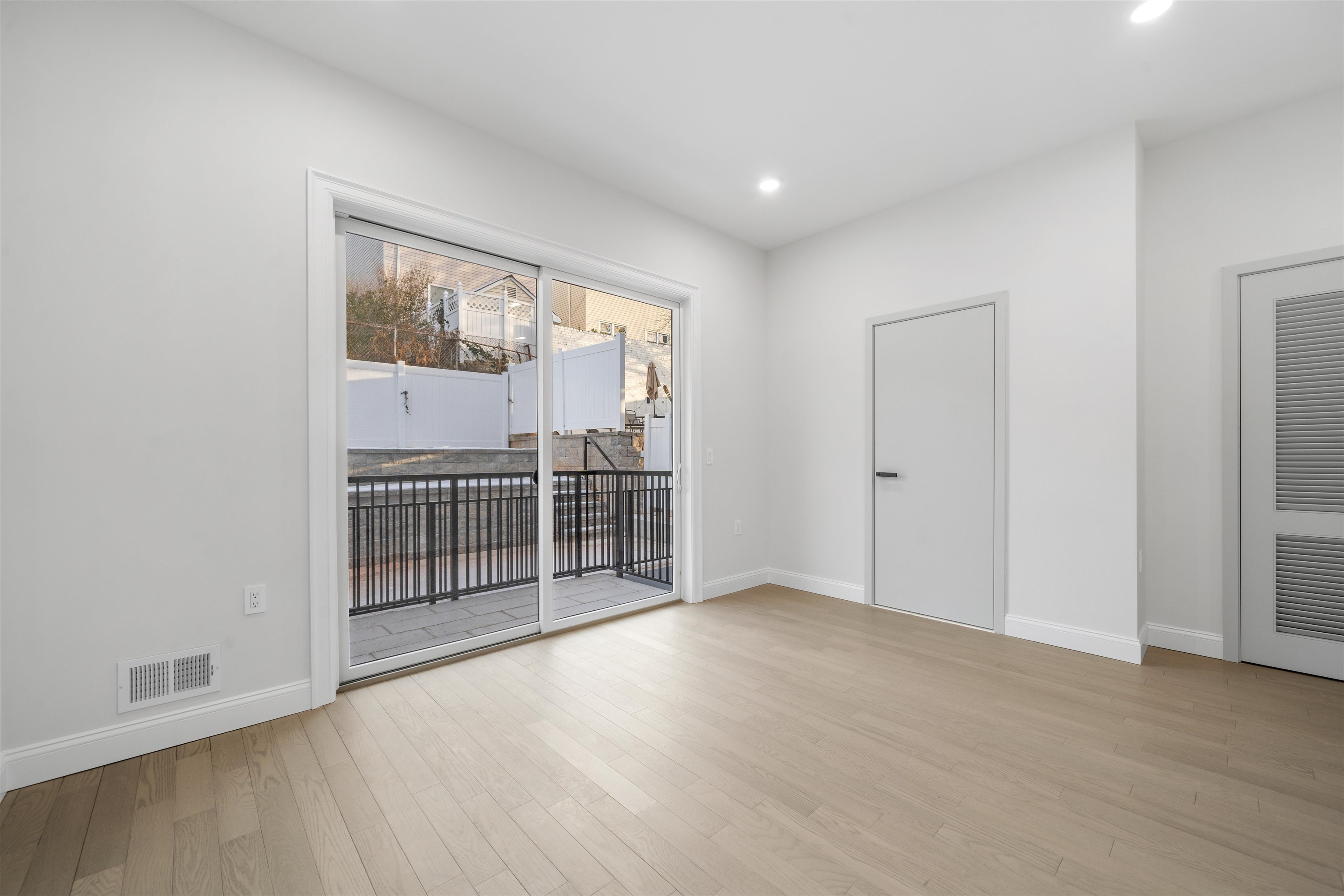272 TERRACE AVE Unit: A