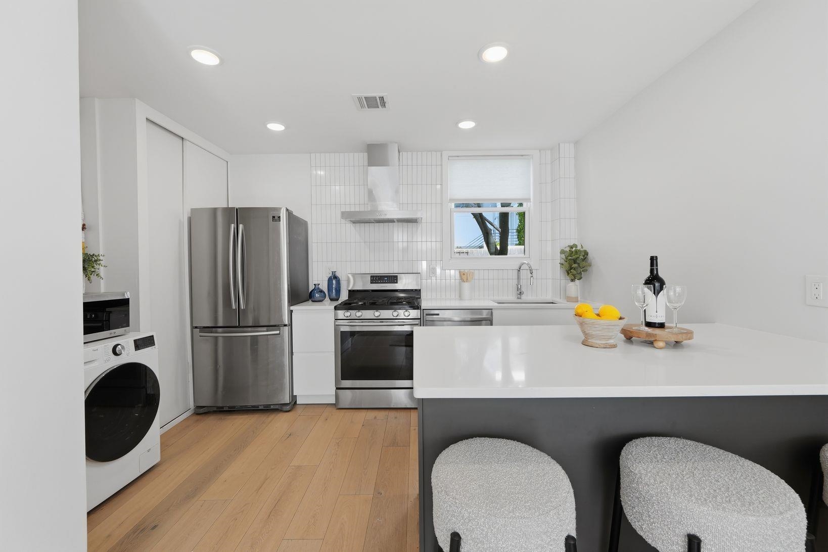 77 CONGRESS ST Unit: 3