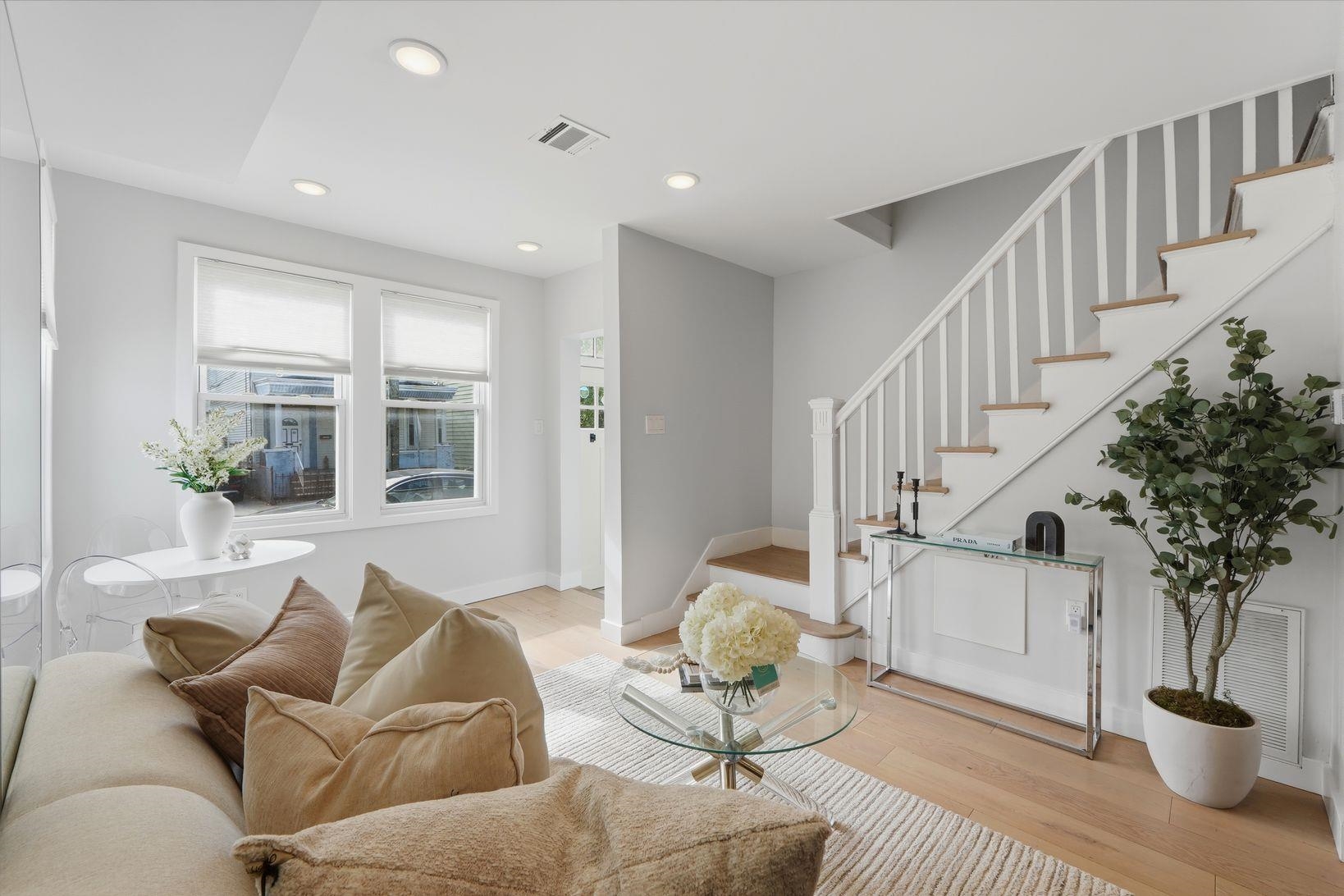 77 CONGRESS ST Unit: 3