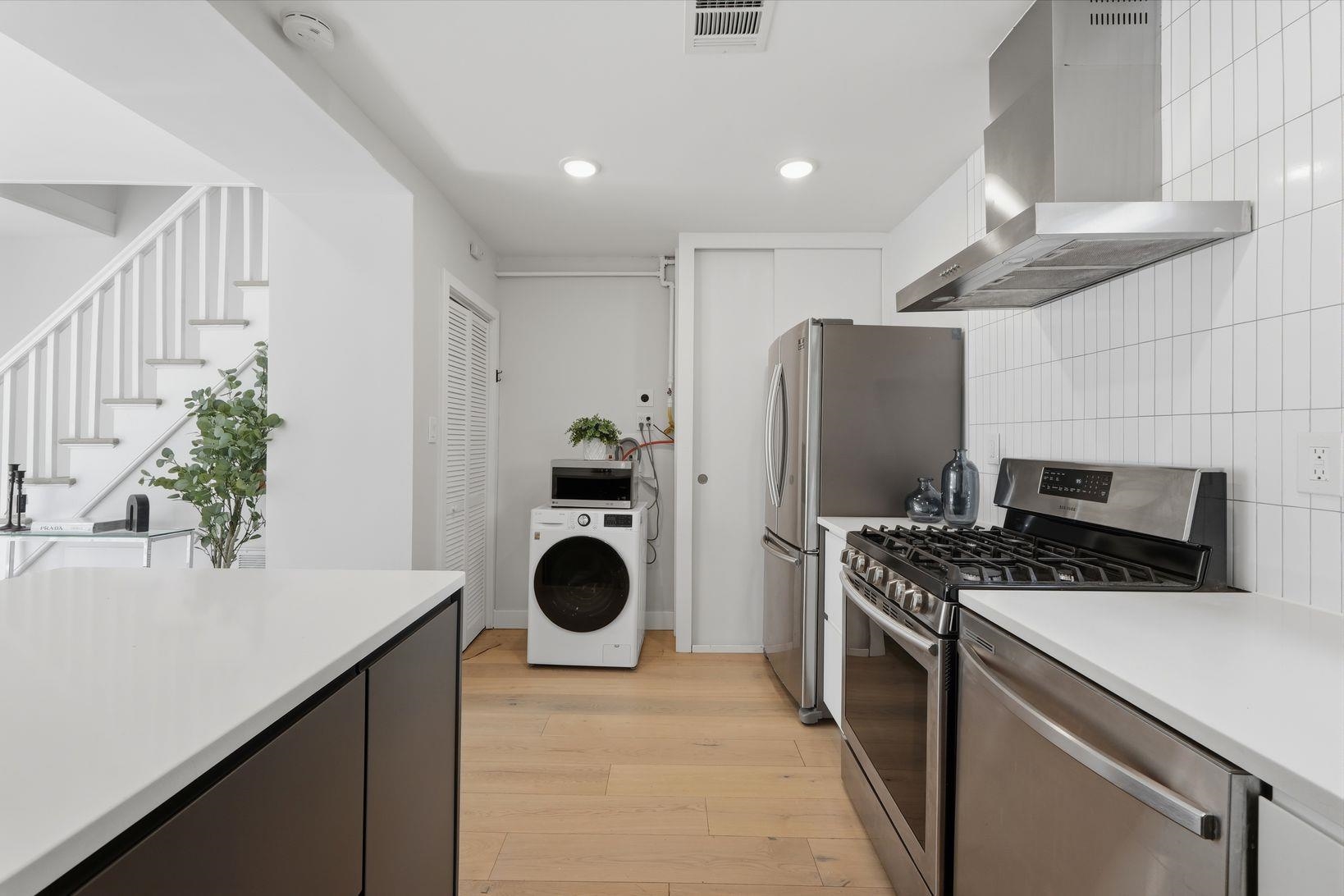 77 CONGRESS ST Unit: 3