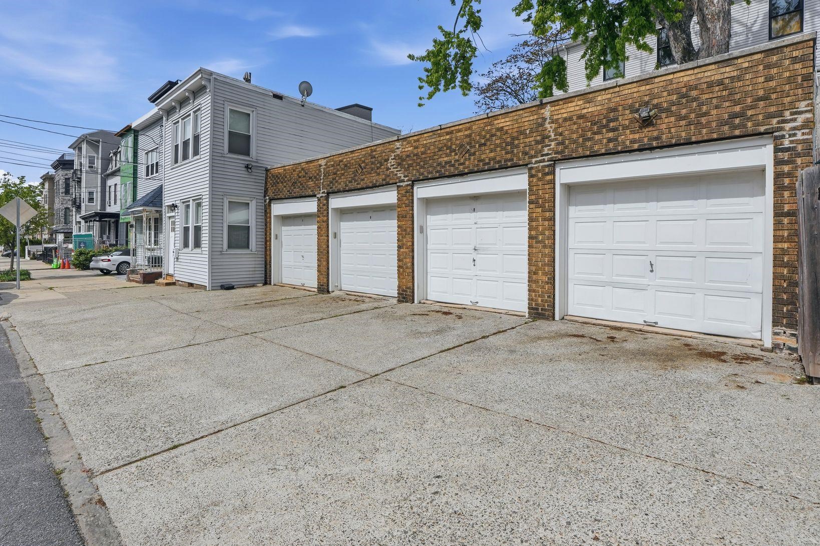 77 CONGRESS ST Unit: 3