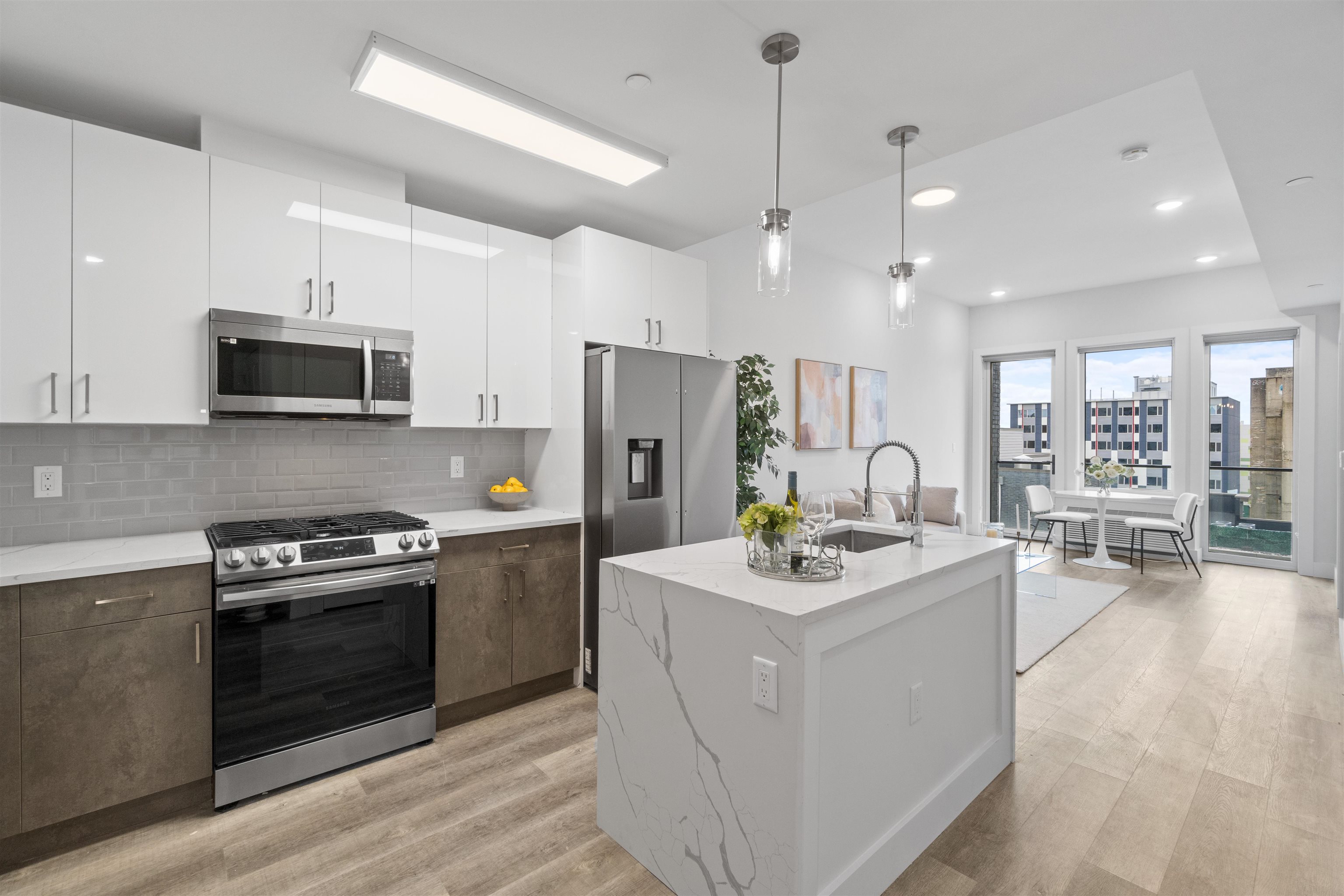 412 WHITON ST Unit: 707