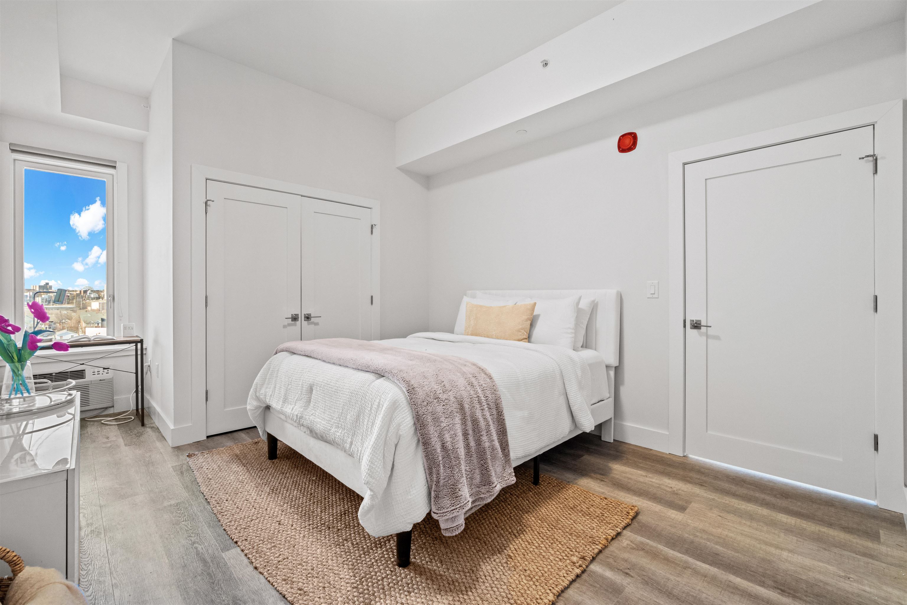 412 WHITON ST Unit: 706