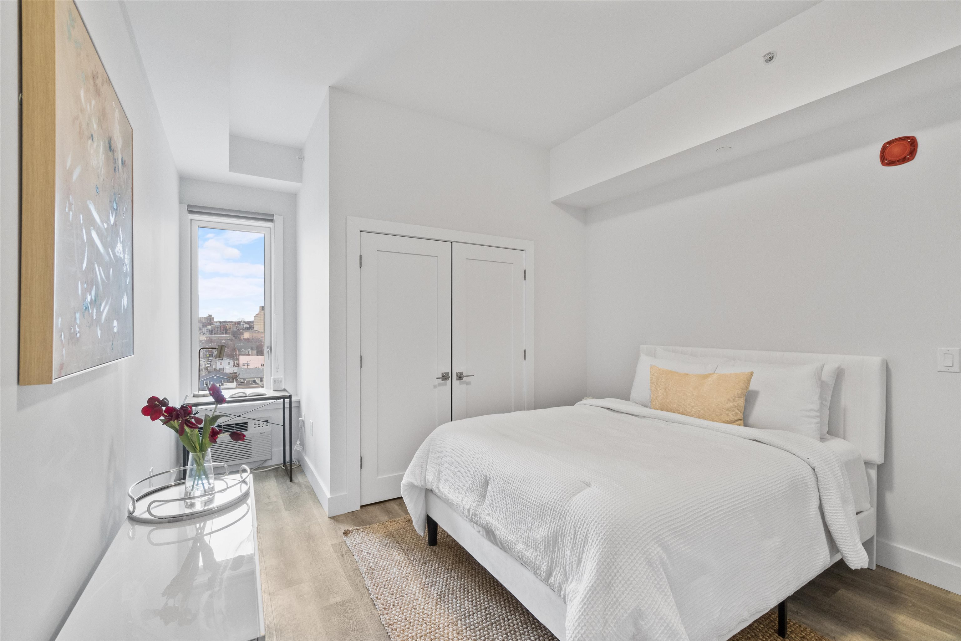 412 WHITON ST Unit: 706