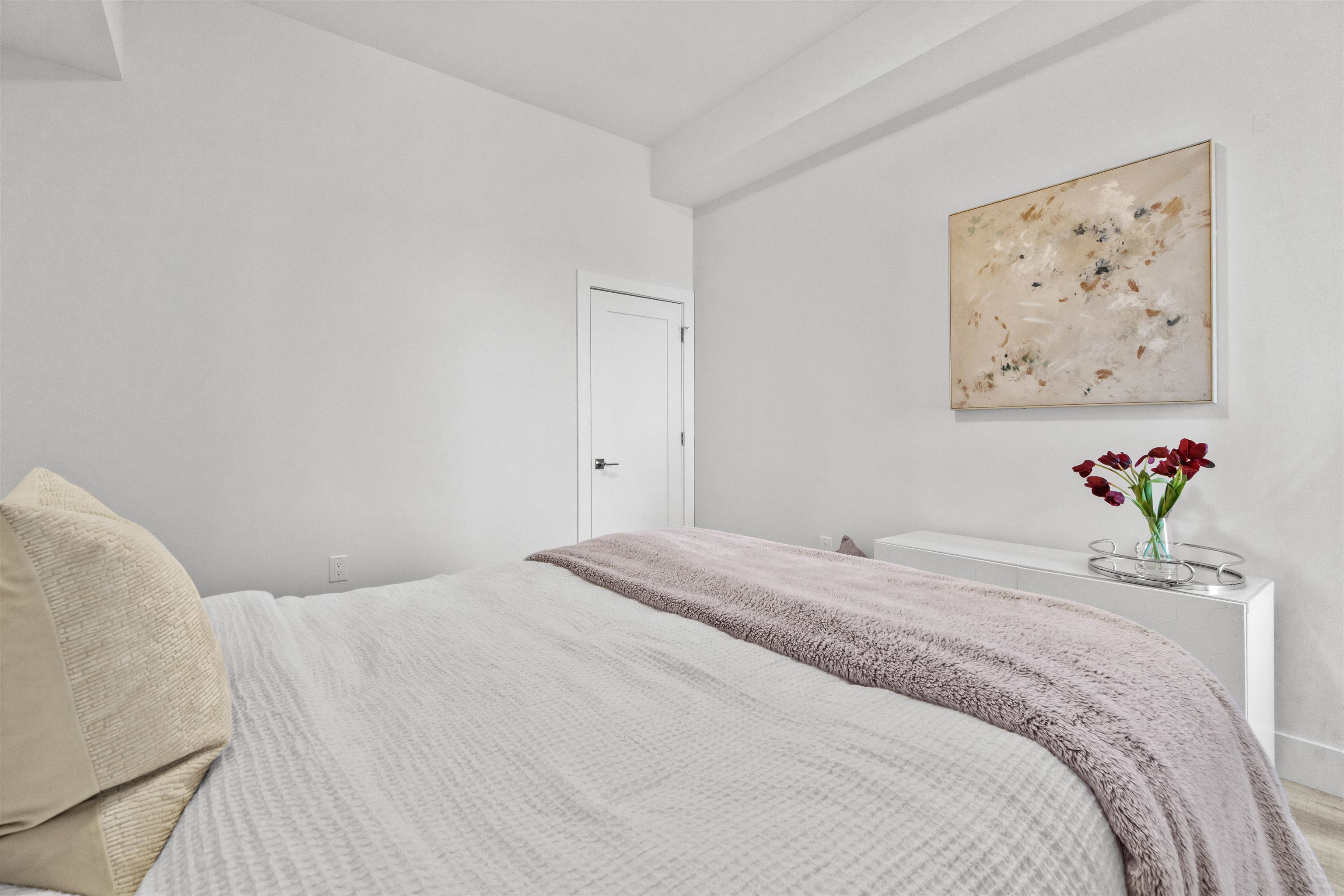 412 WHITON ST Unit: 706