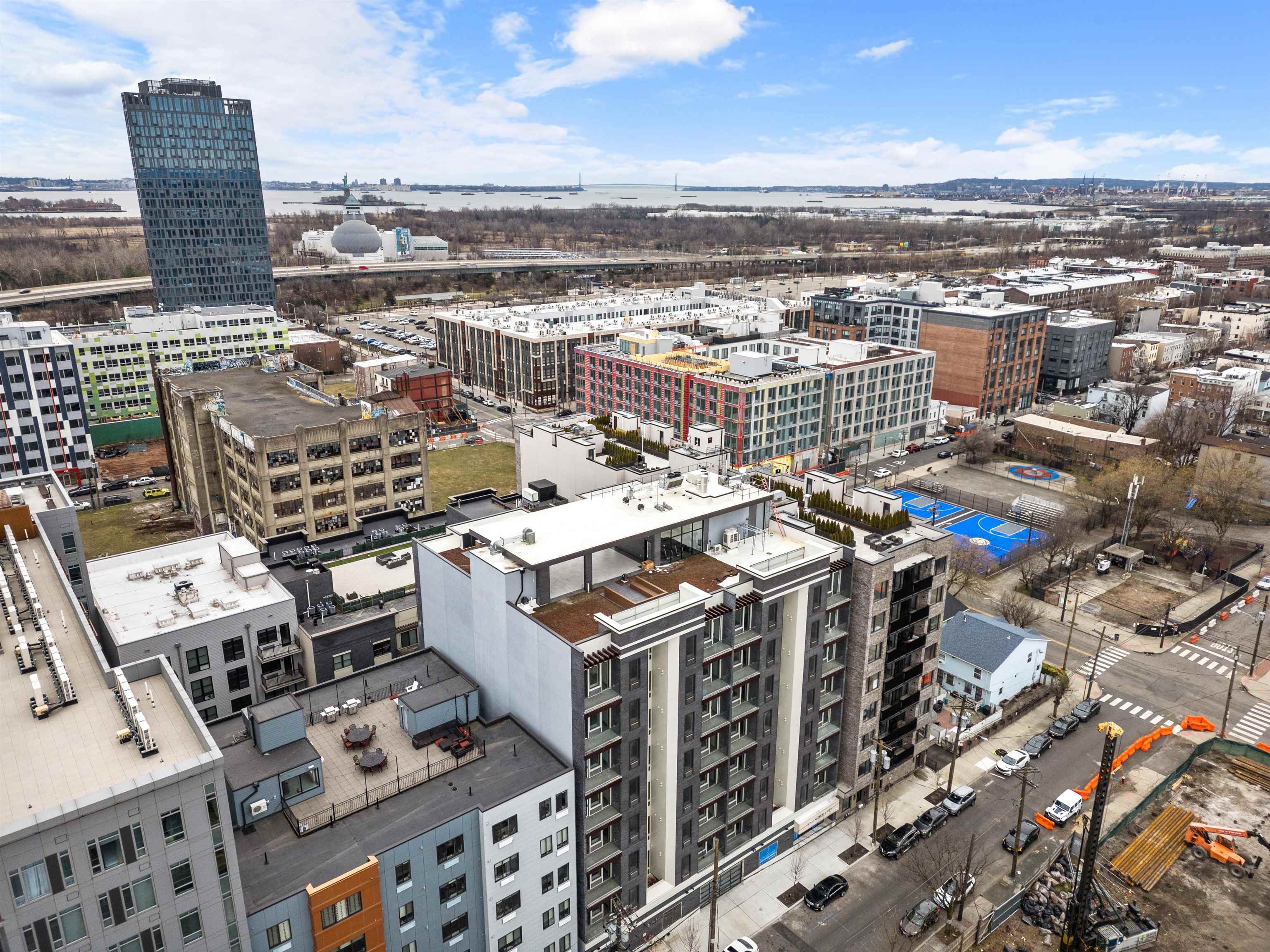 412 WHITON ST Unit: 706