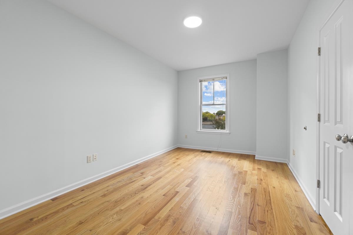 443-2 WHITON ST Unit: 2