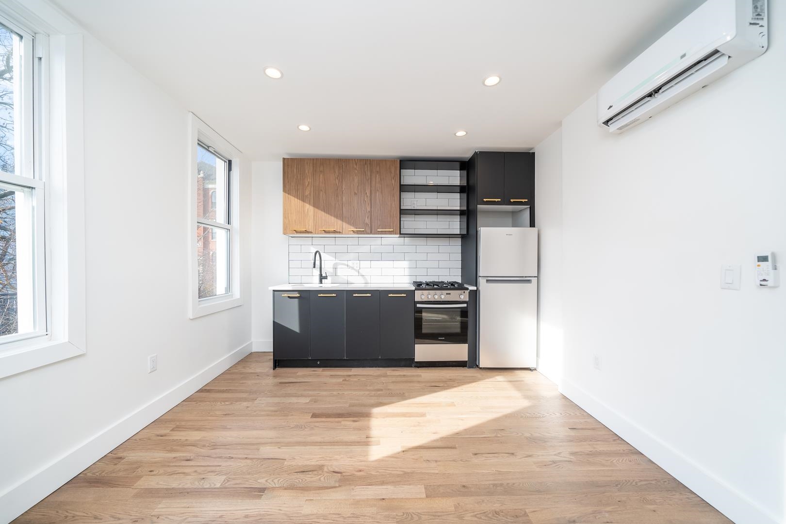 68 LAFAYETTE ST Unit: 2