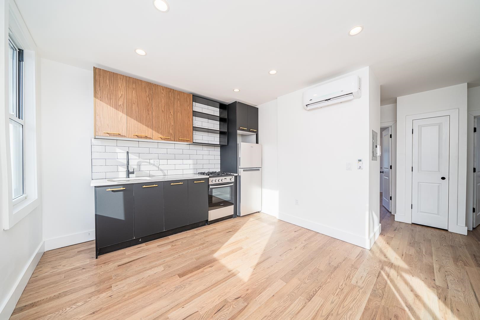68 LAFAYETTE ST Unit: 2