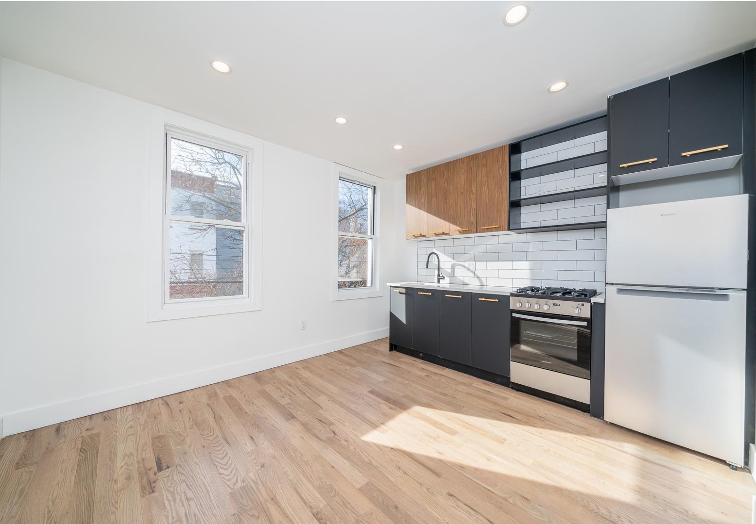 68 LAFAYETTE ST Unit: 2