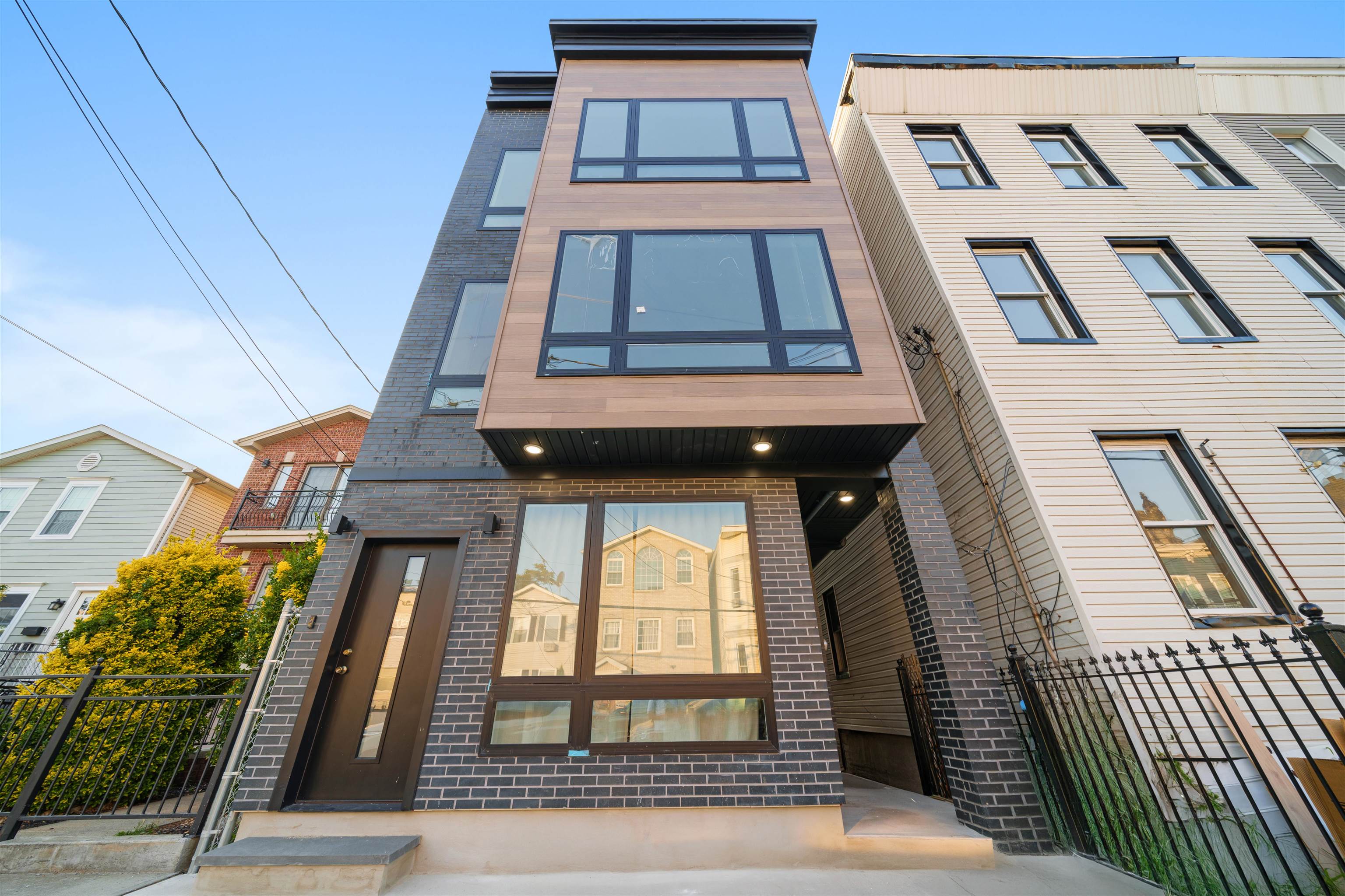 249.5 HALLADAY ST Unit: A