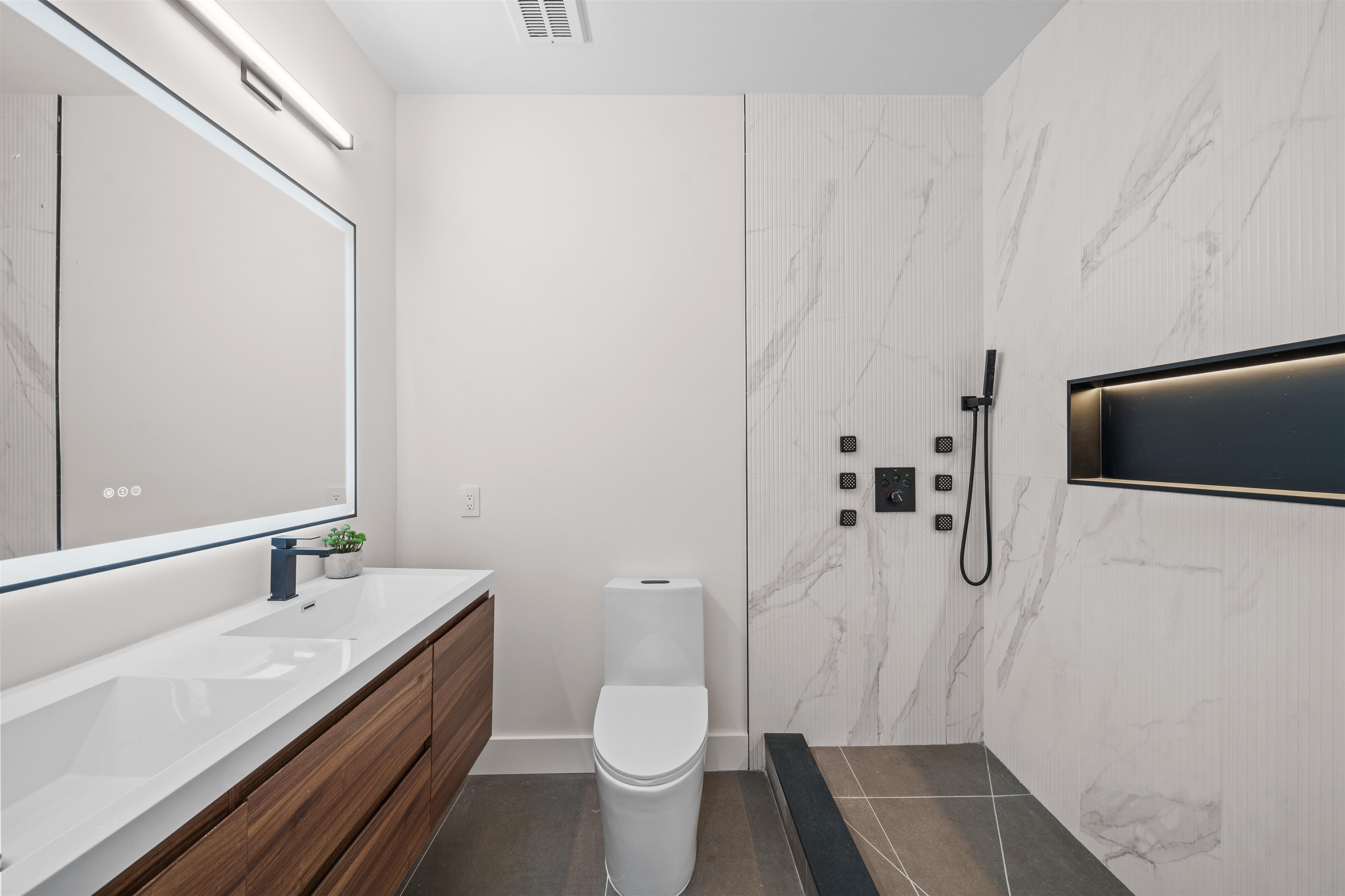 249.5 HALLADAY ST Unit: A