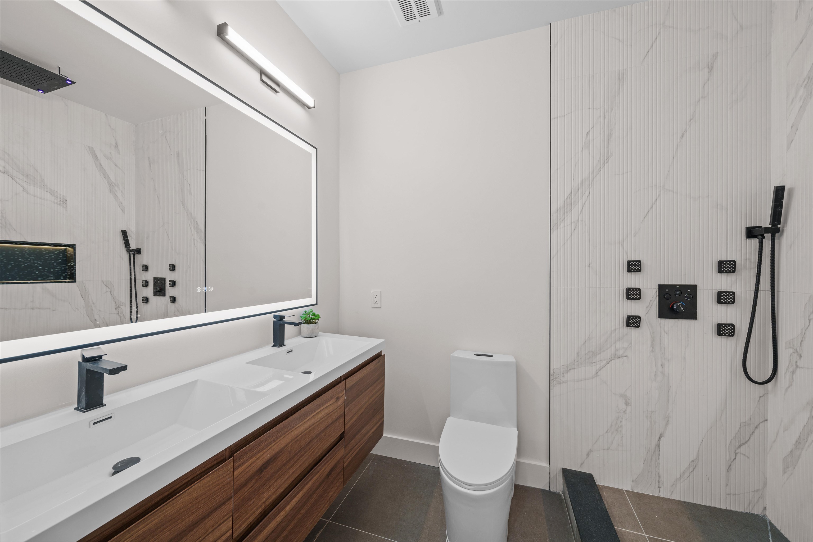 249.5 HALLADAY ST Unit: A