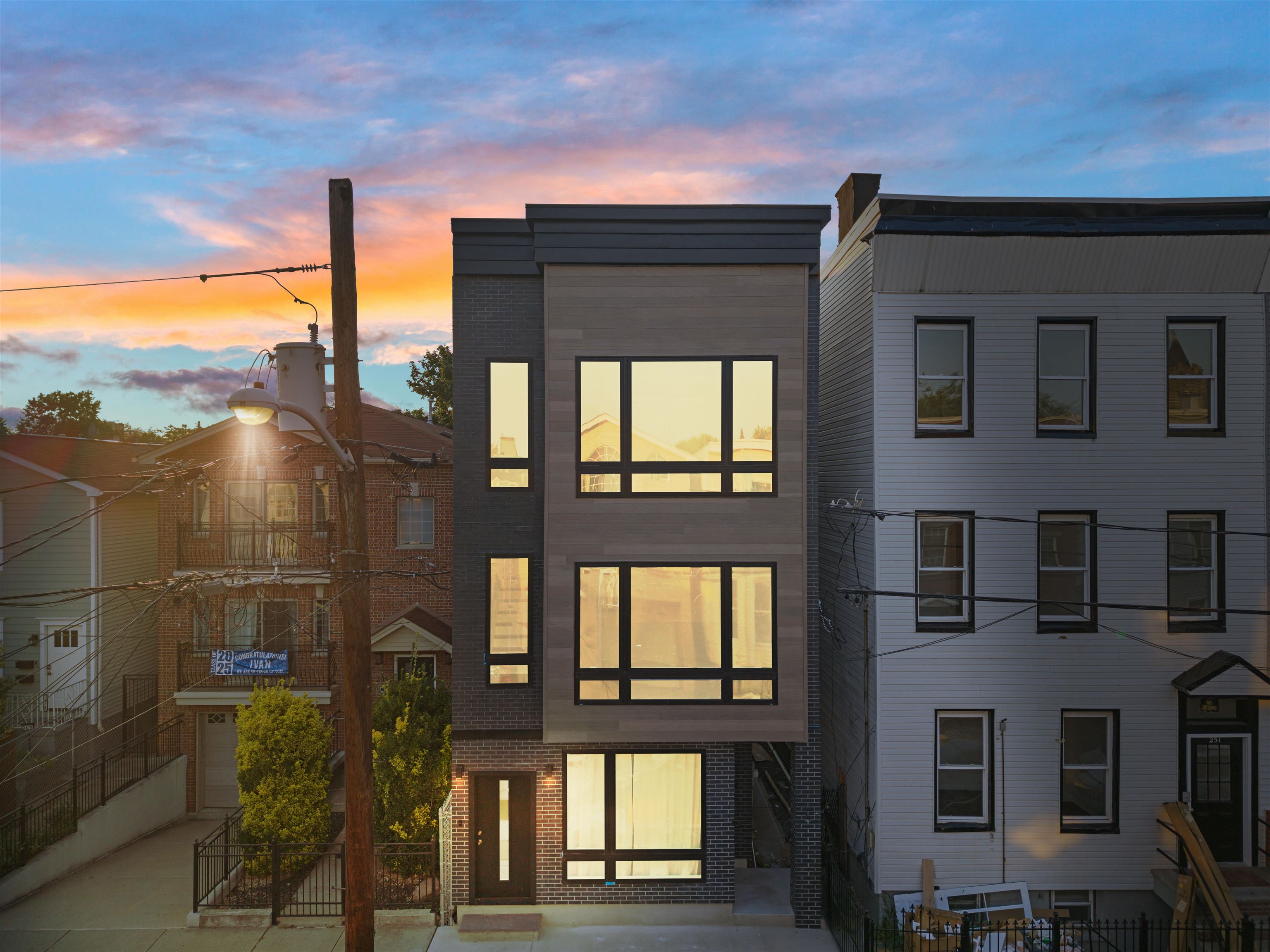 249.5 HALLADAY ST Unit: A