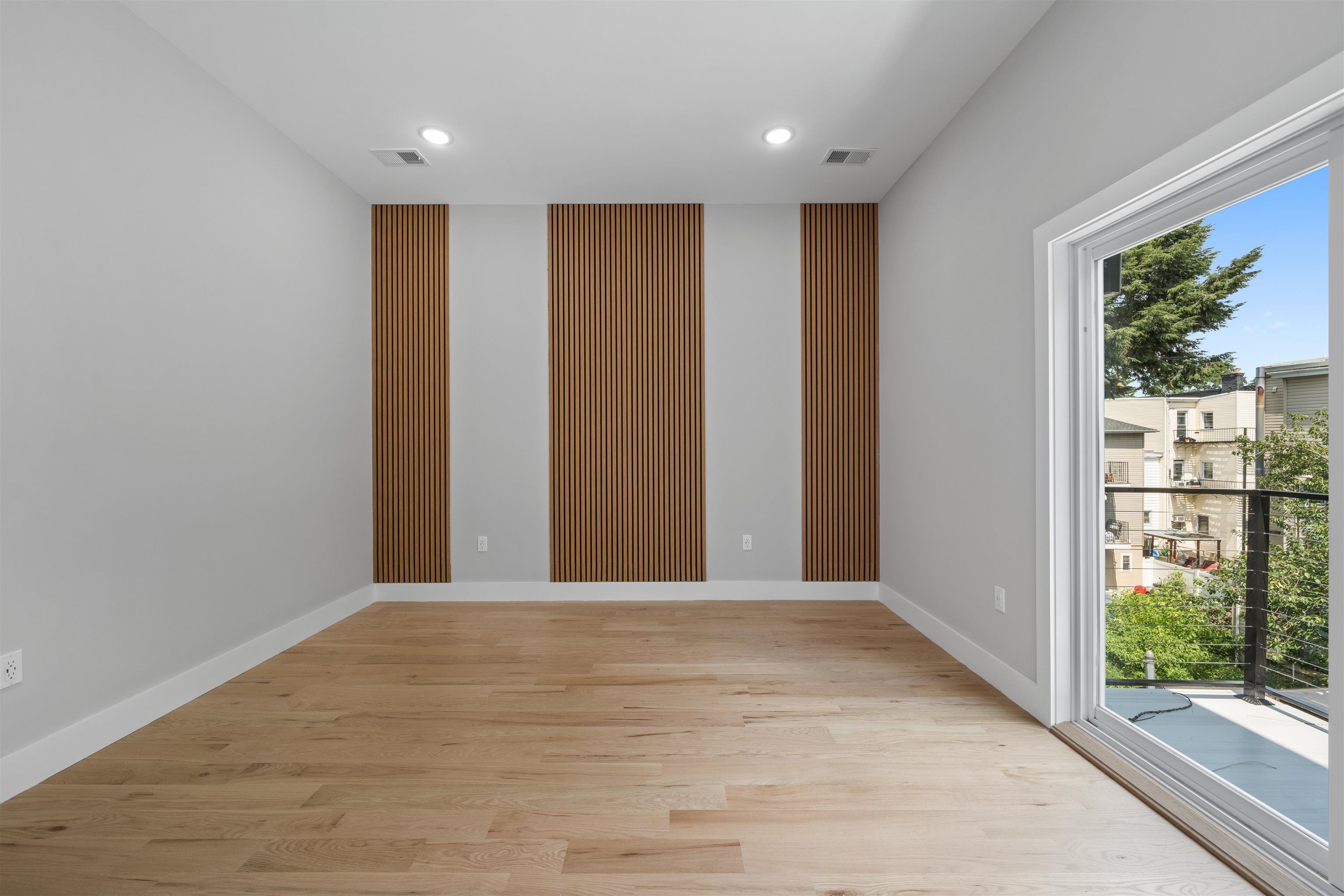 30 CAMBRIDGE AVE Unit: 3