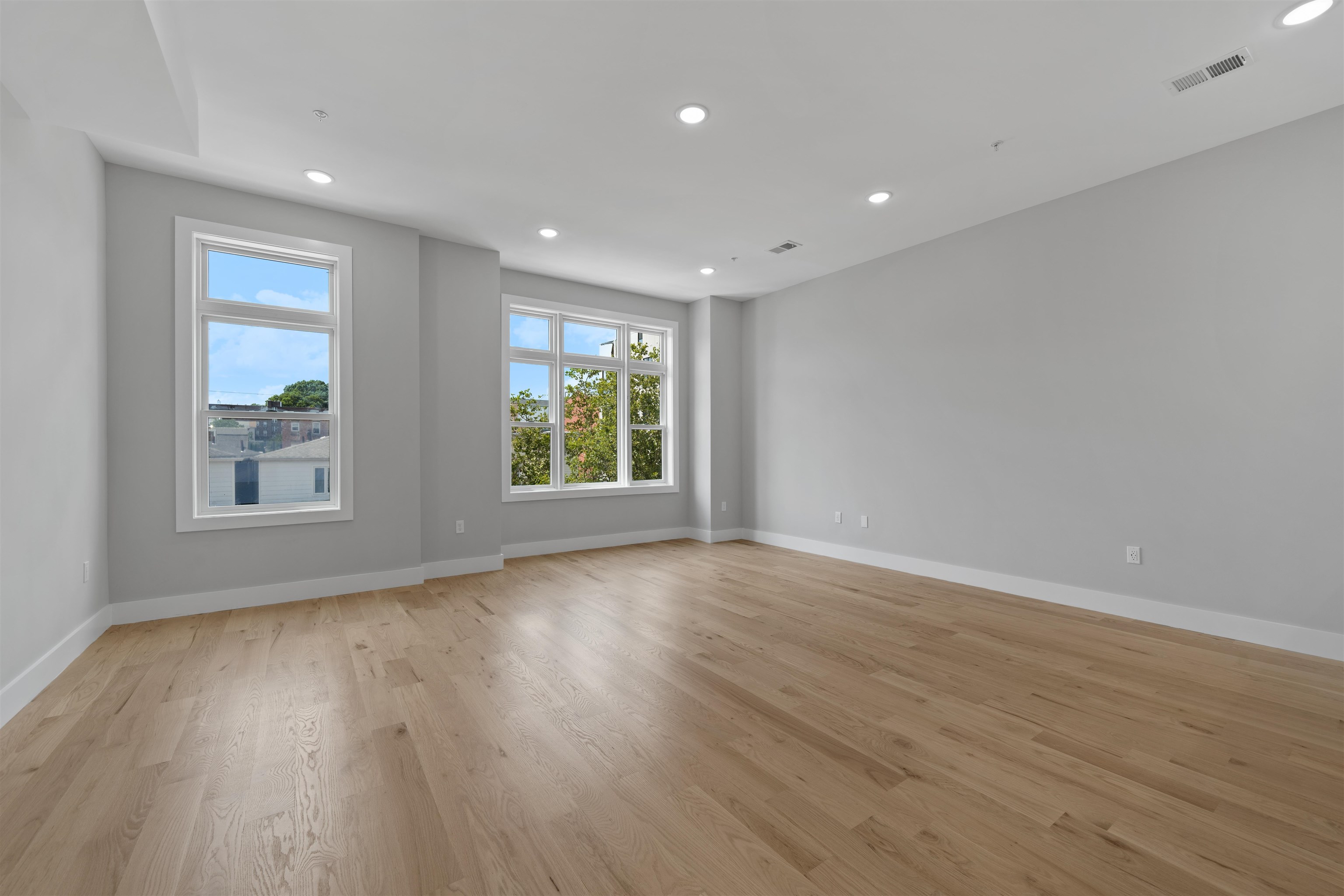 30 CAMBRIDGE AVE Unit: 3