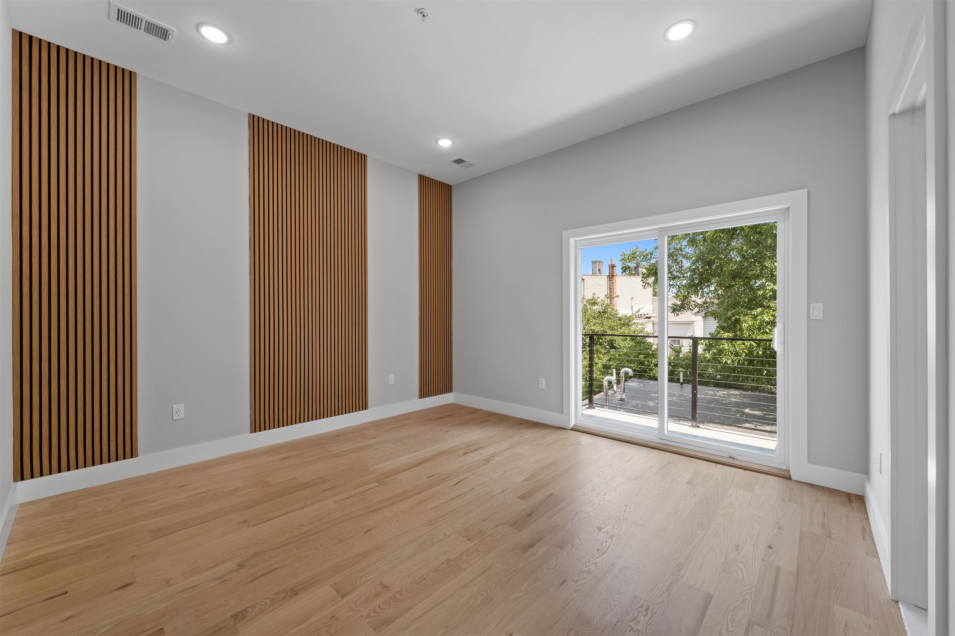 30 CAMBRIDGE AVE Unit: 3
