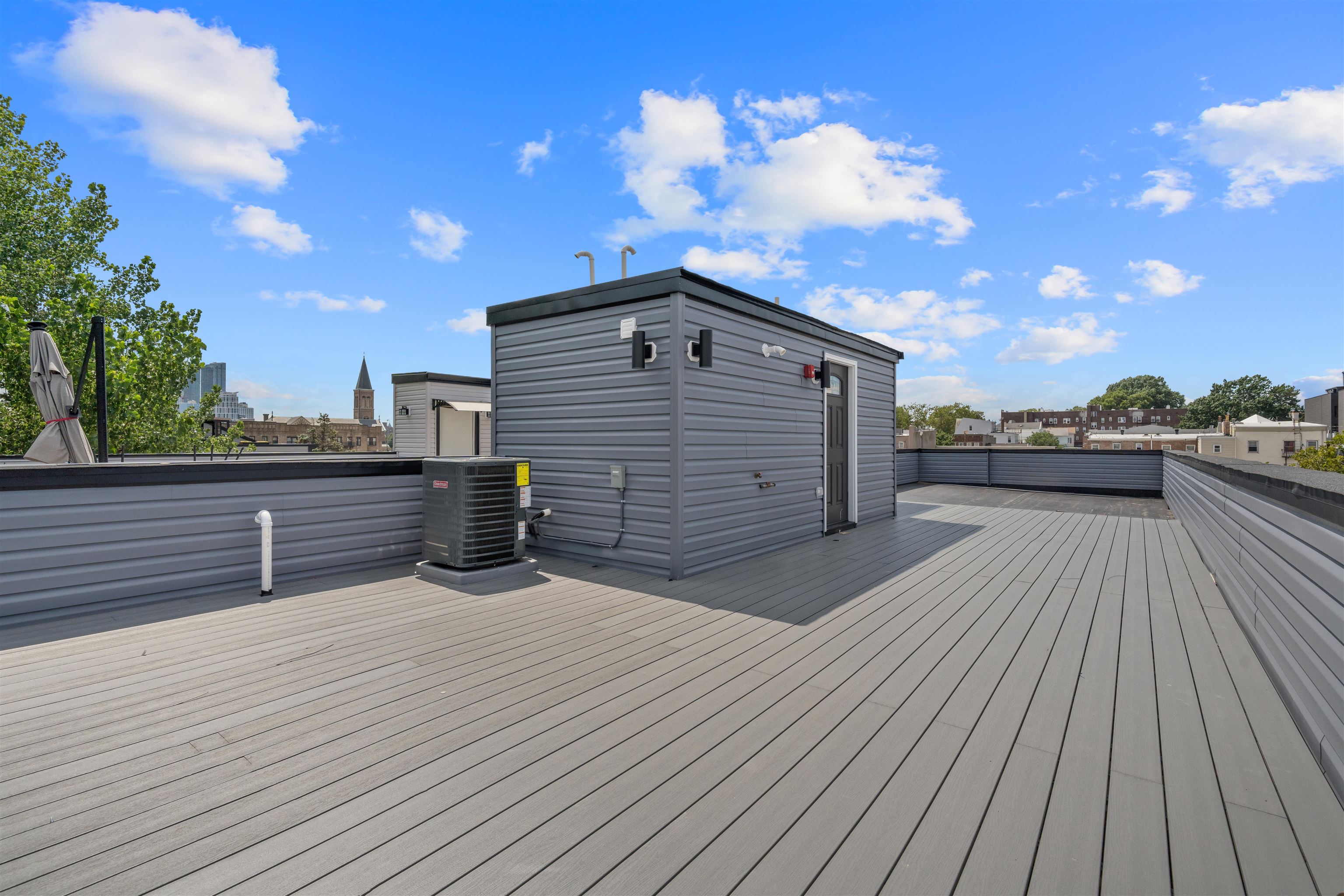 30 CAMBRIDGE AVE Unit: 3