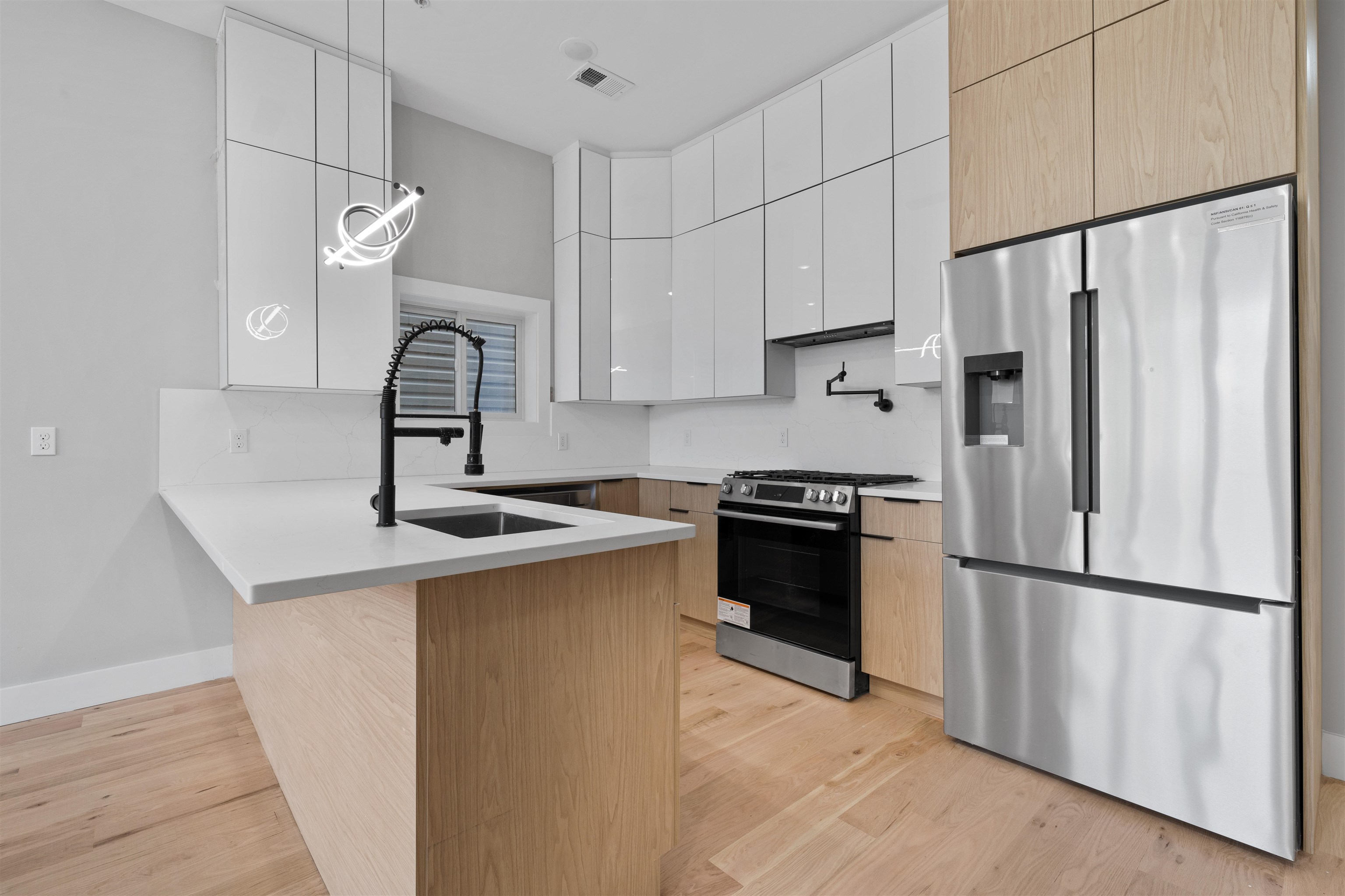 30 CAMBRIDGE AVE Unit: 2