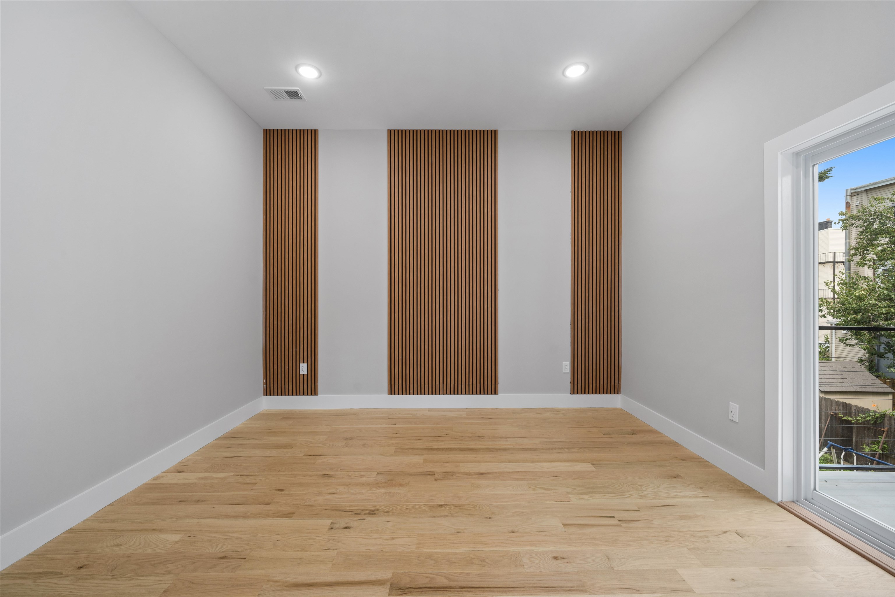 30 CAMBRIDGE AVE Unit: 2