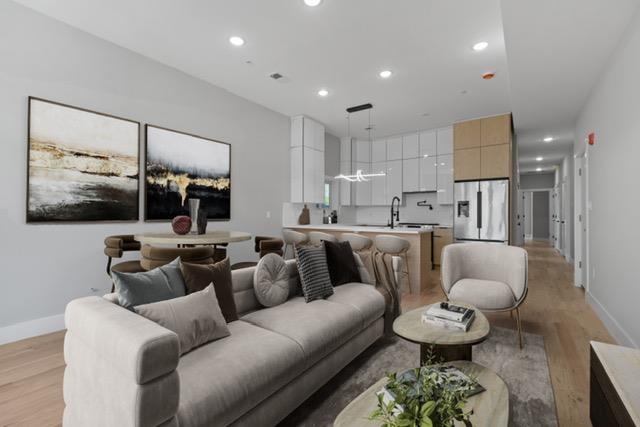 30 CAMBRIDGE AVE Unit: 2