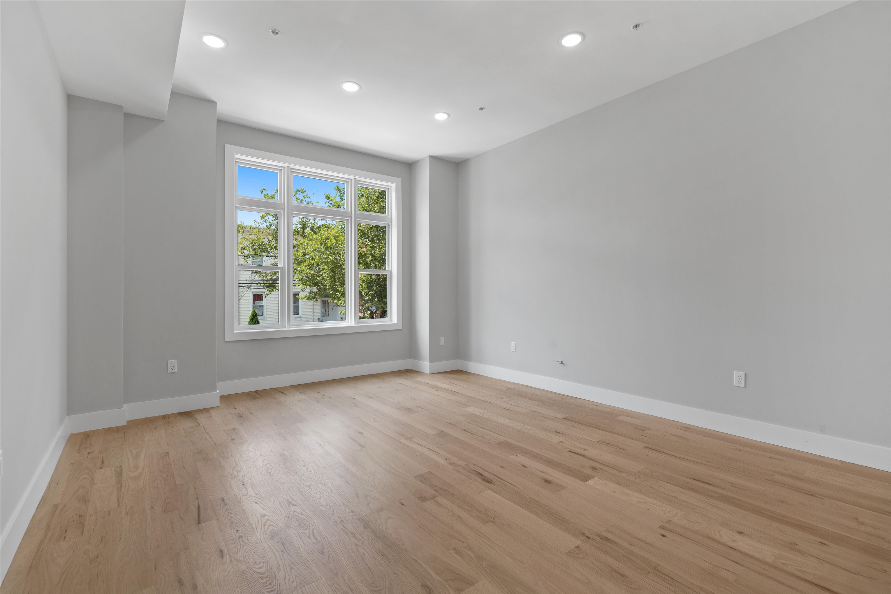 30 CAMBRIDGE AVE Unit: 2