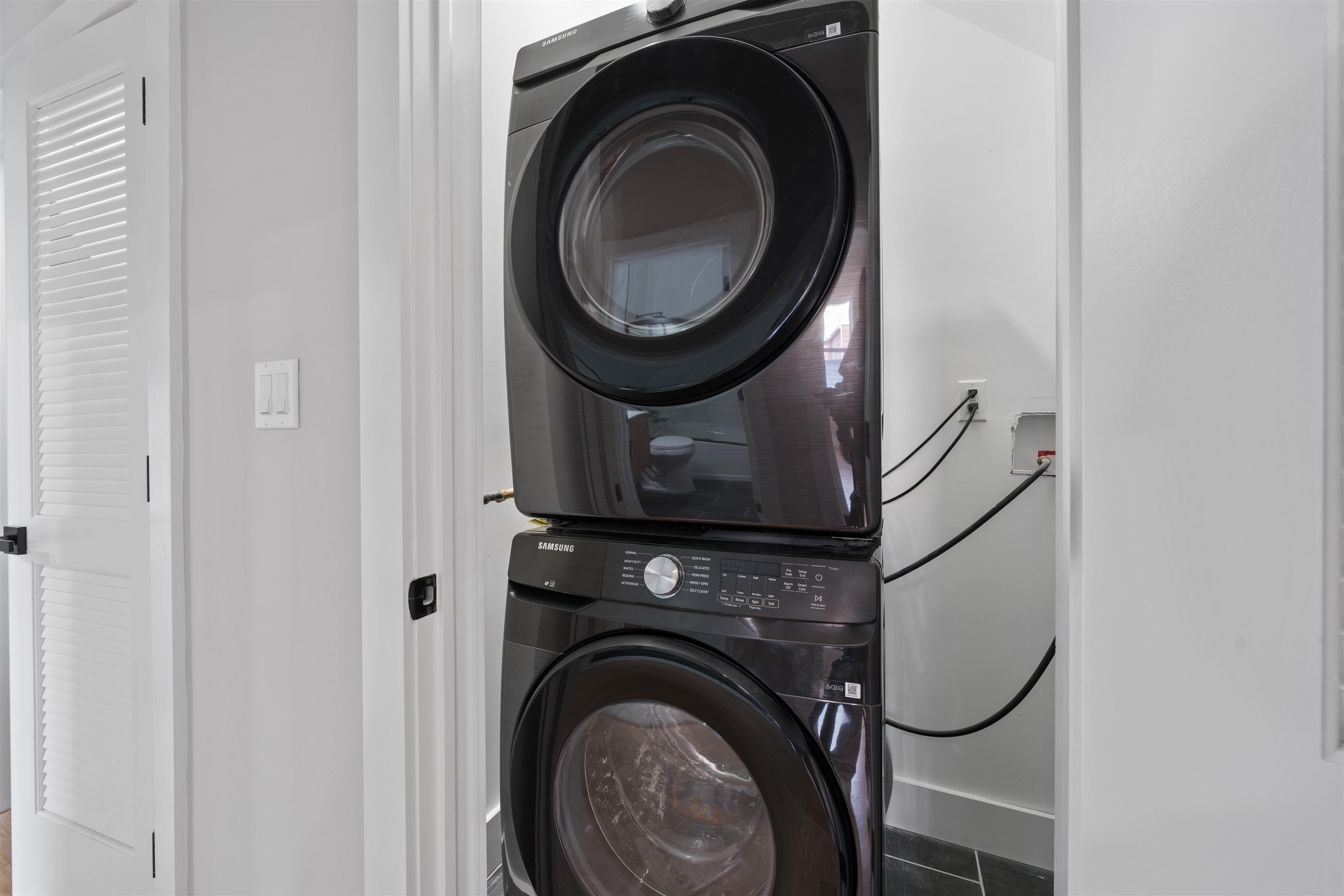 30 CAMBRIDGE AVE Unit: 2