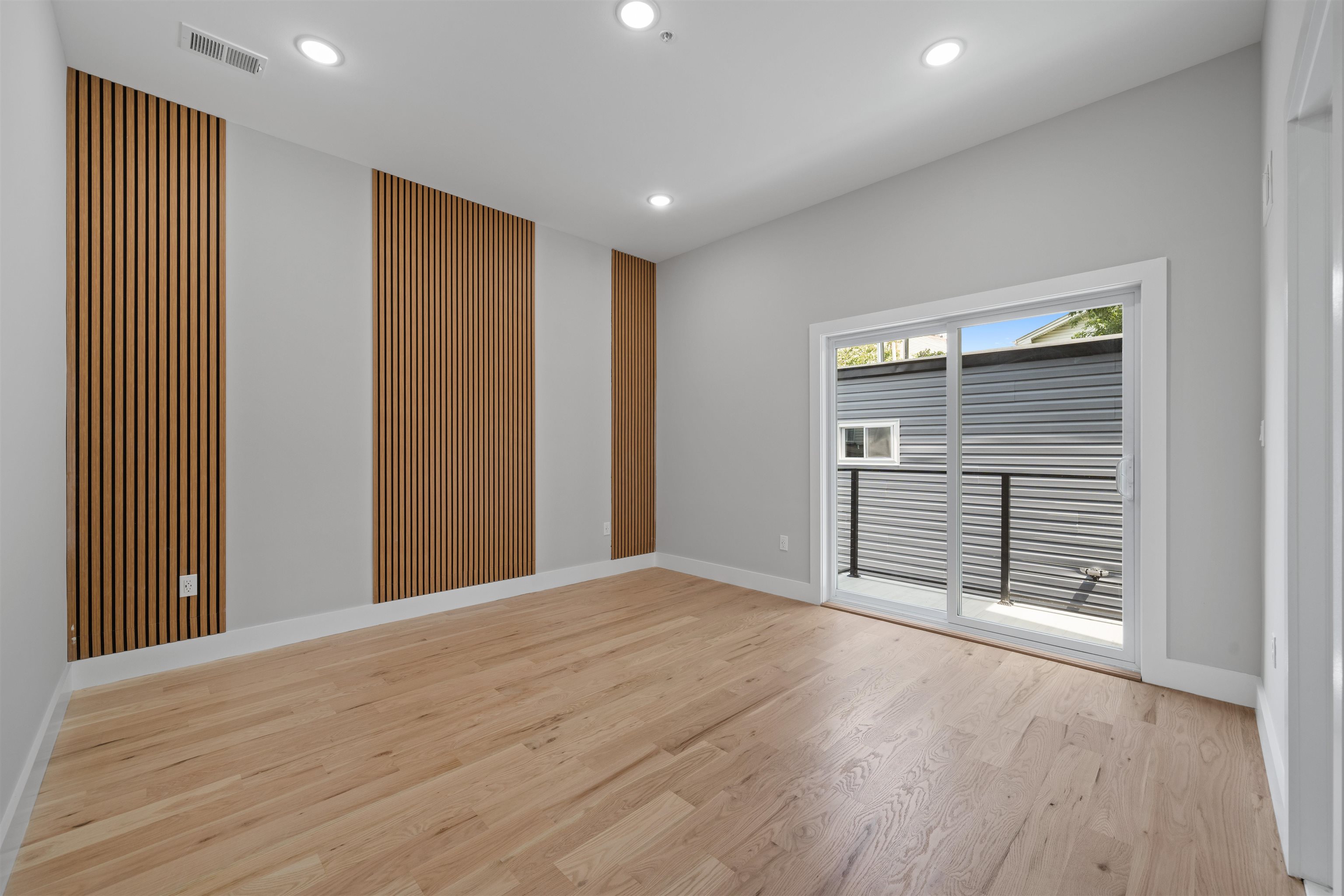 30 CAMBRIDGE AVE Unit: 2