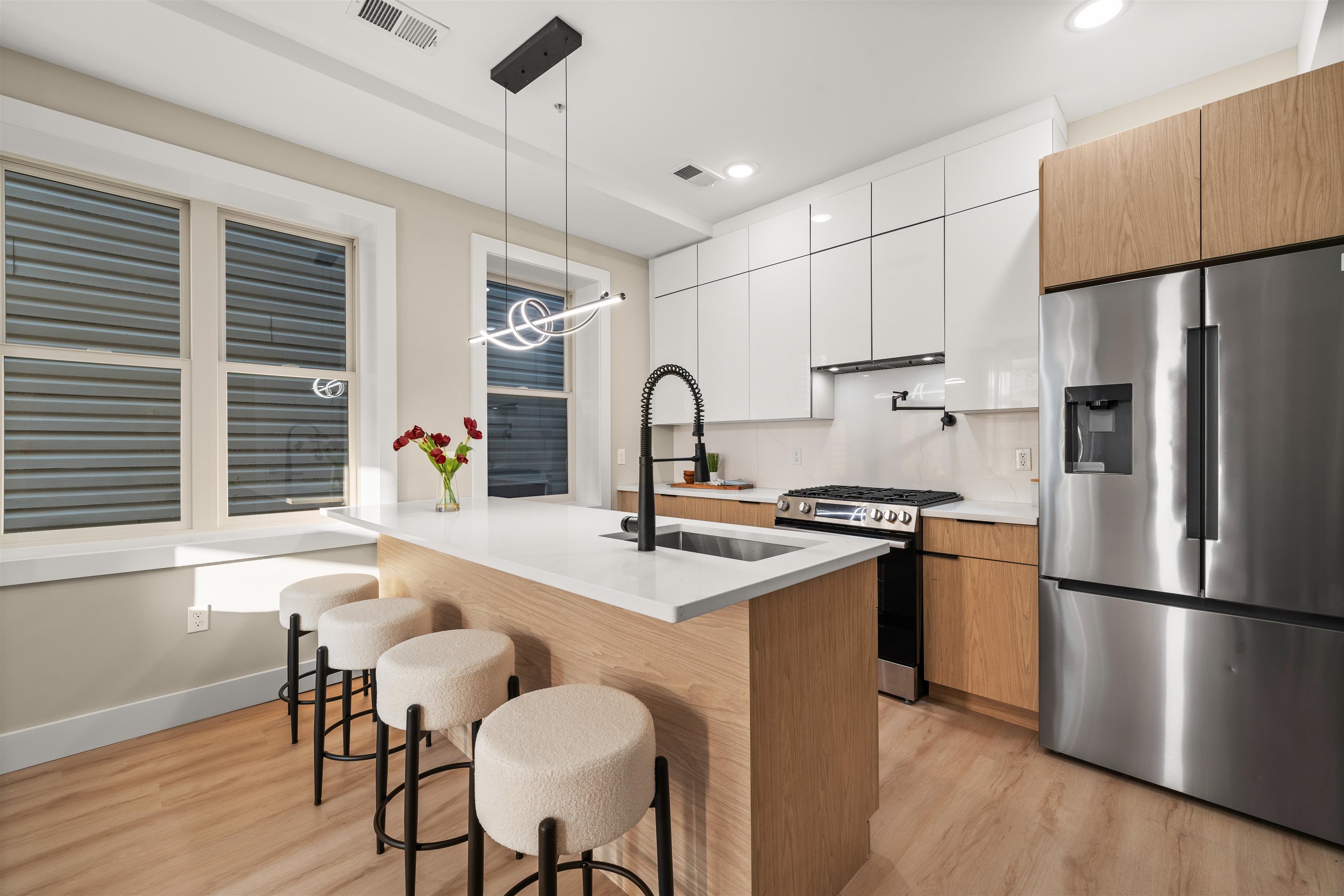 30 CAMBRIDGE AVE Unit: 1 & 4