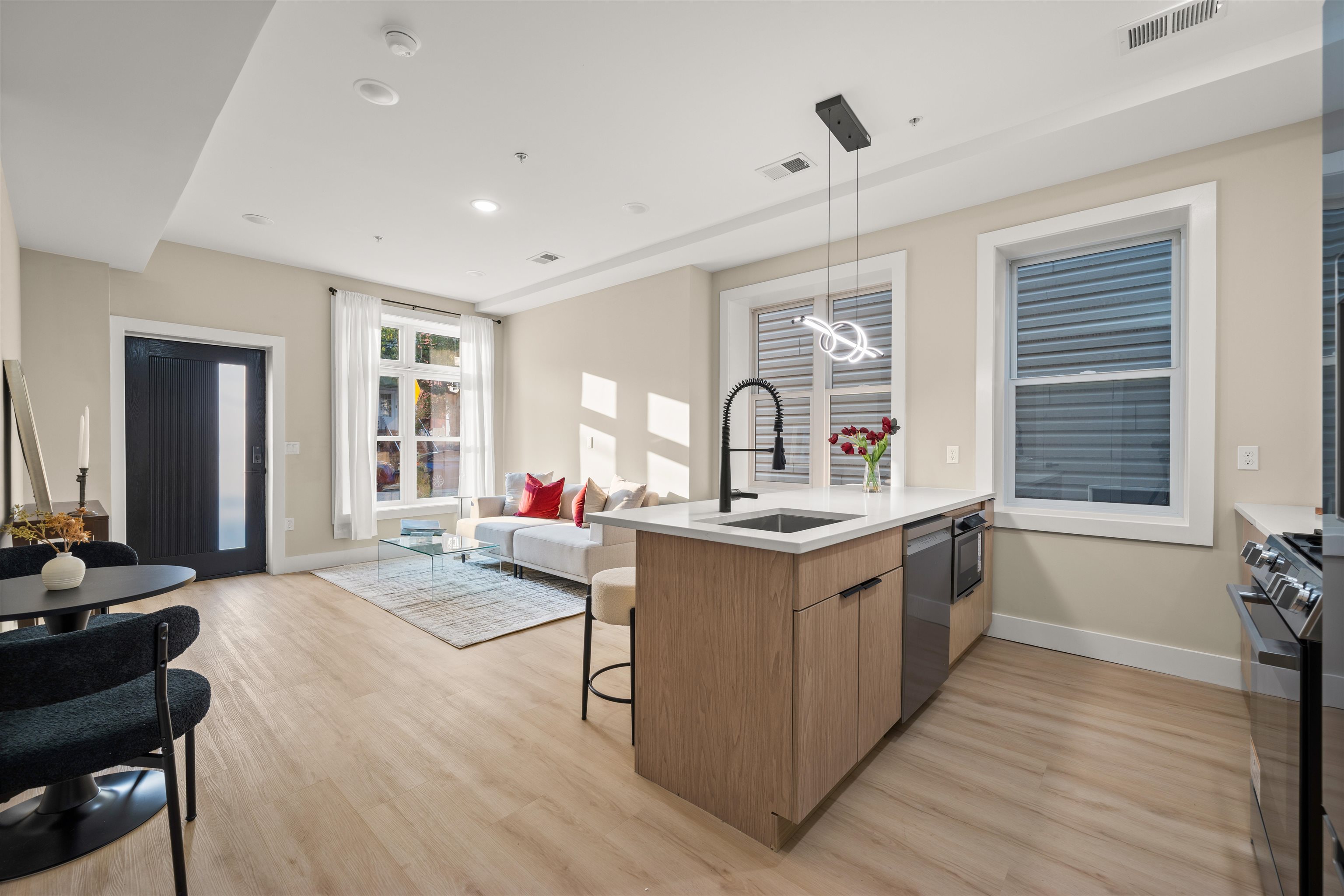 30 CAMBRIDGE AVE Unit: 1 & 4
