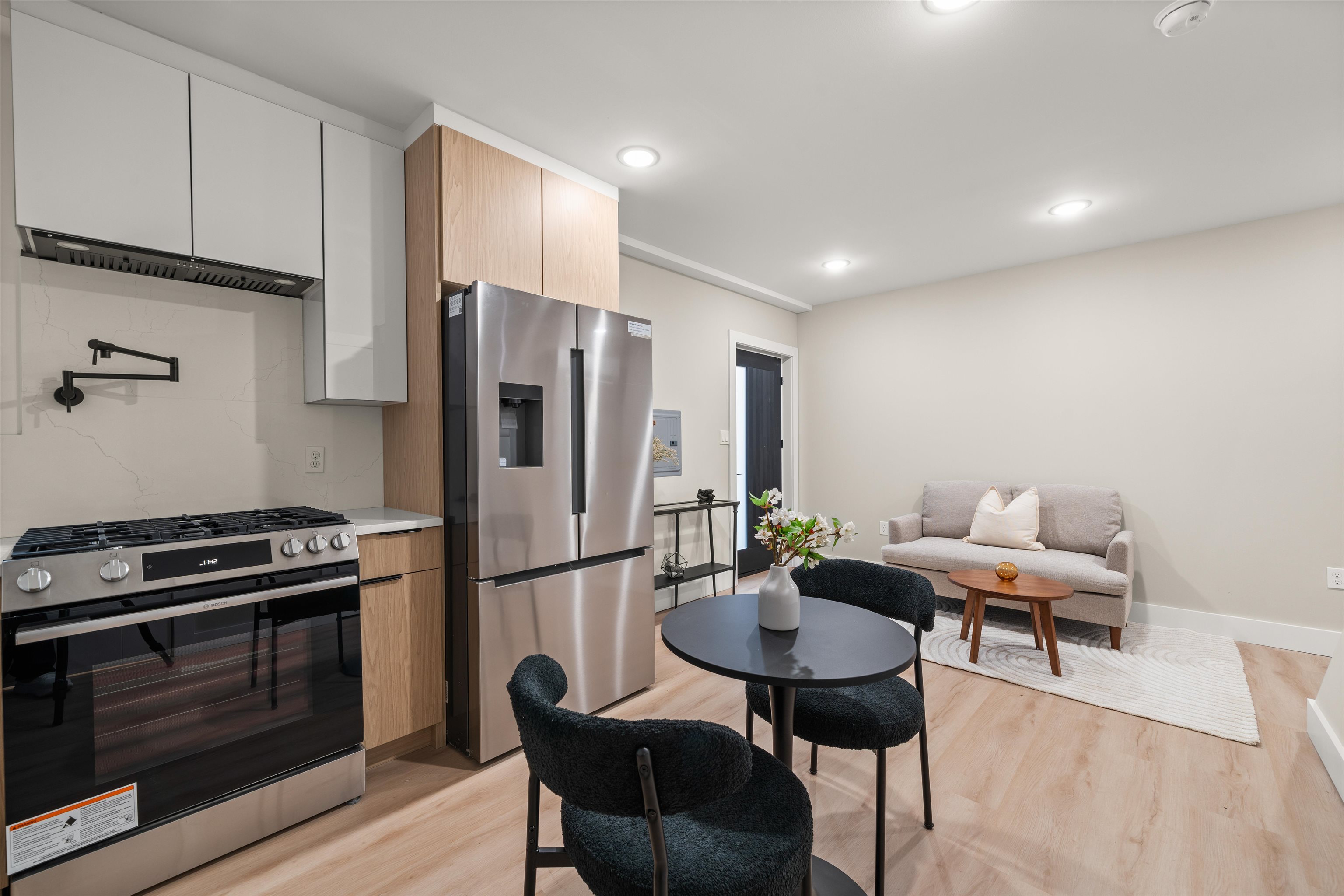 30 CAMBRIDGE AVE Unit: 1 & 4