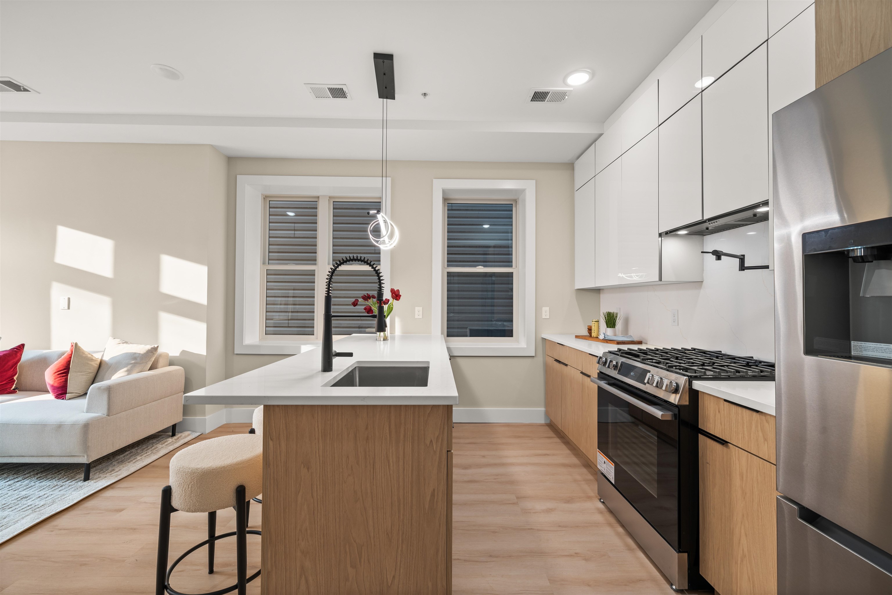30 CAMBRIDGE AVE Unit: 1 & 4