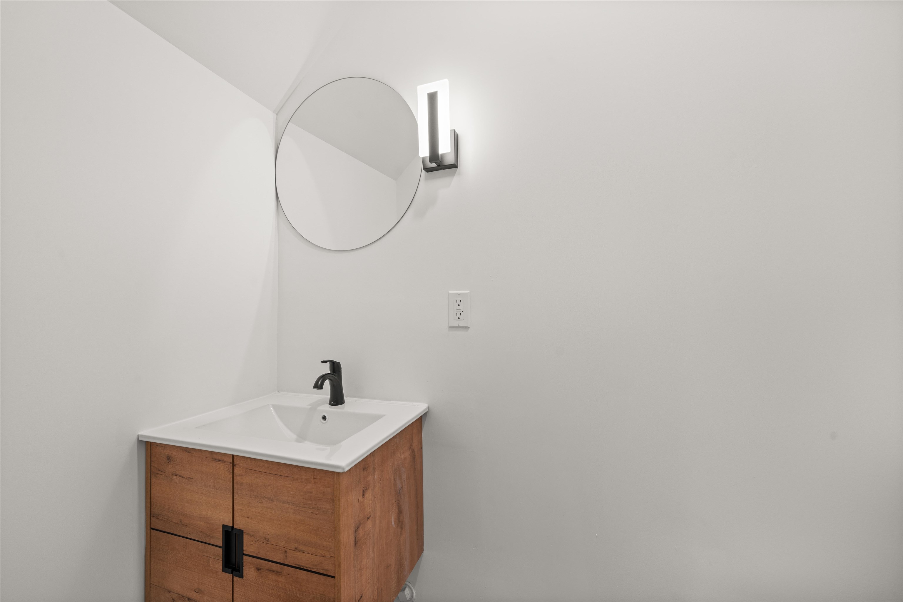 30 CAMBRIDGE AVE Unit: 1 & 4