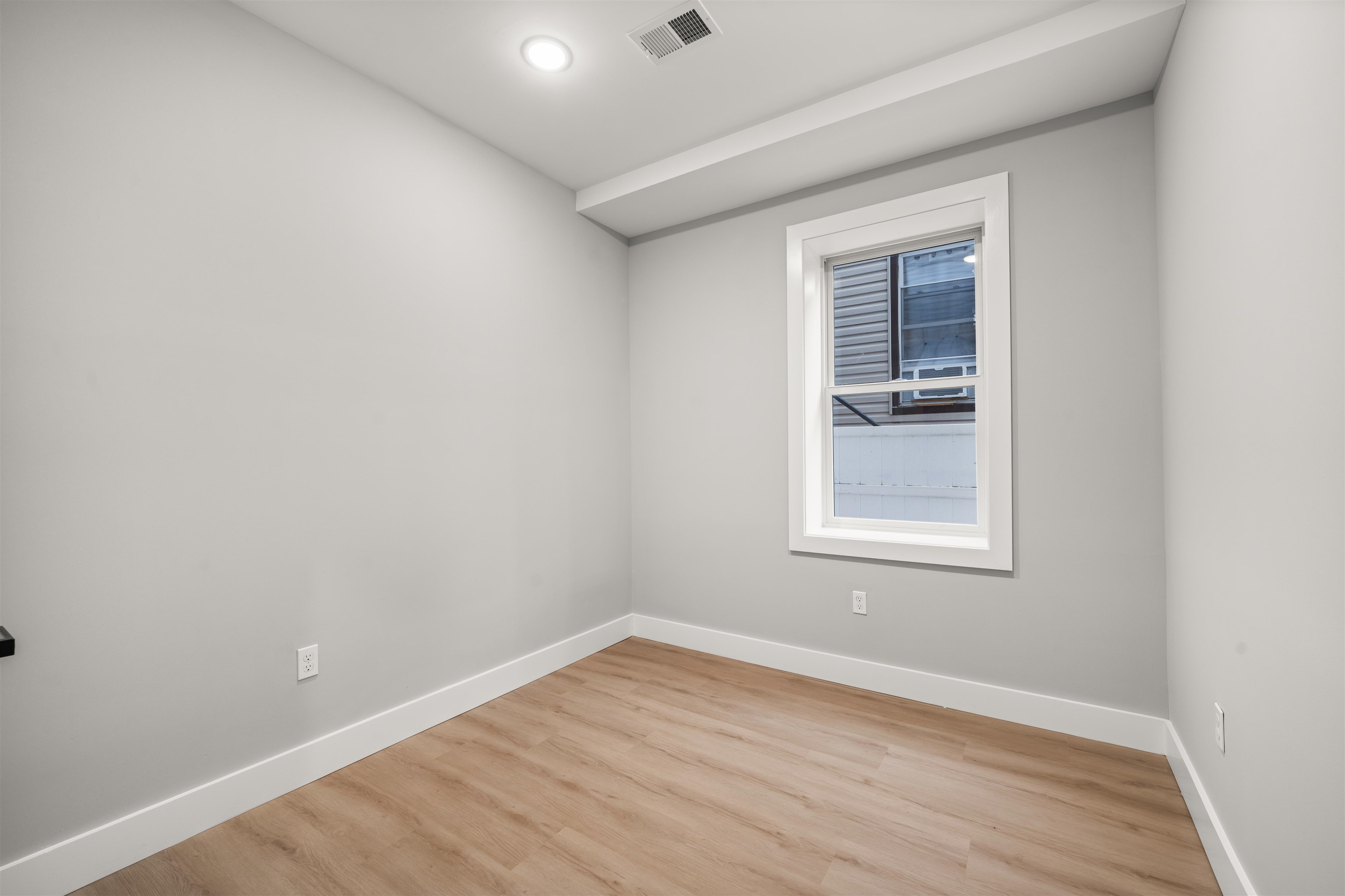 30 CAMBRIDGE AVE Unit: 1 & 4