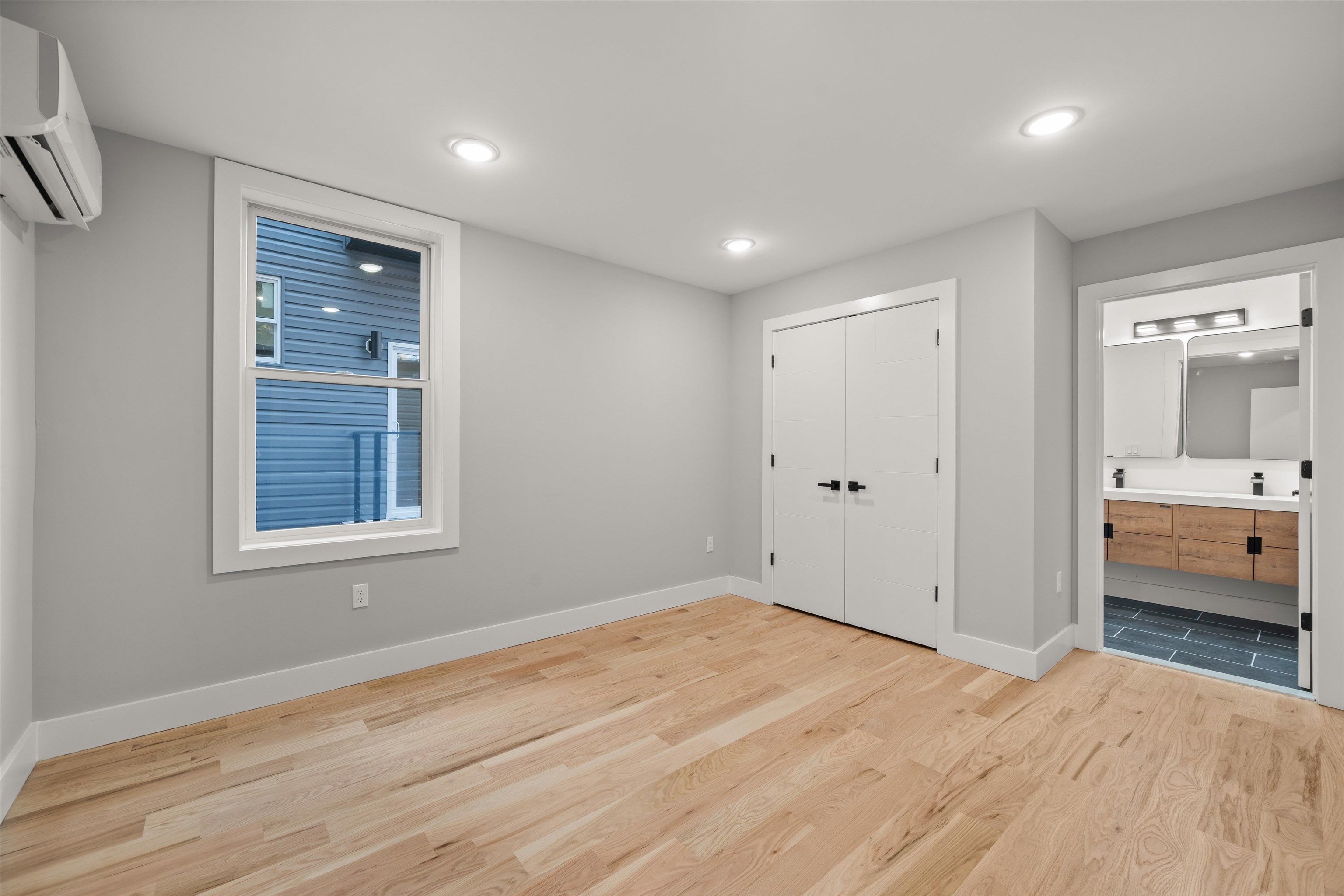 30 CAMBRIDGE AVE Unit: 1 & 4
