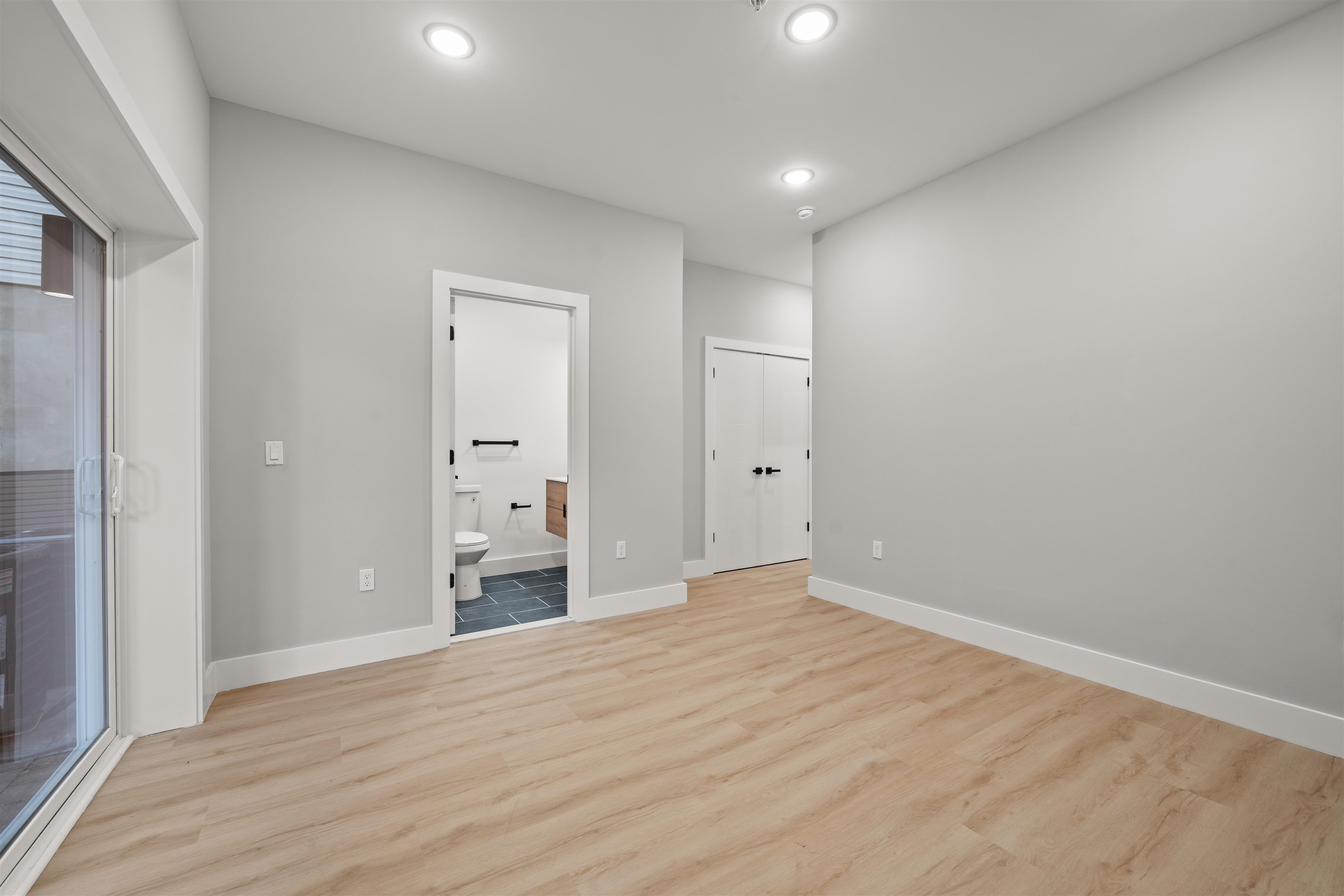 30 CAMBRIDGE AVE Unit: 1 & 4