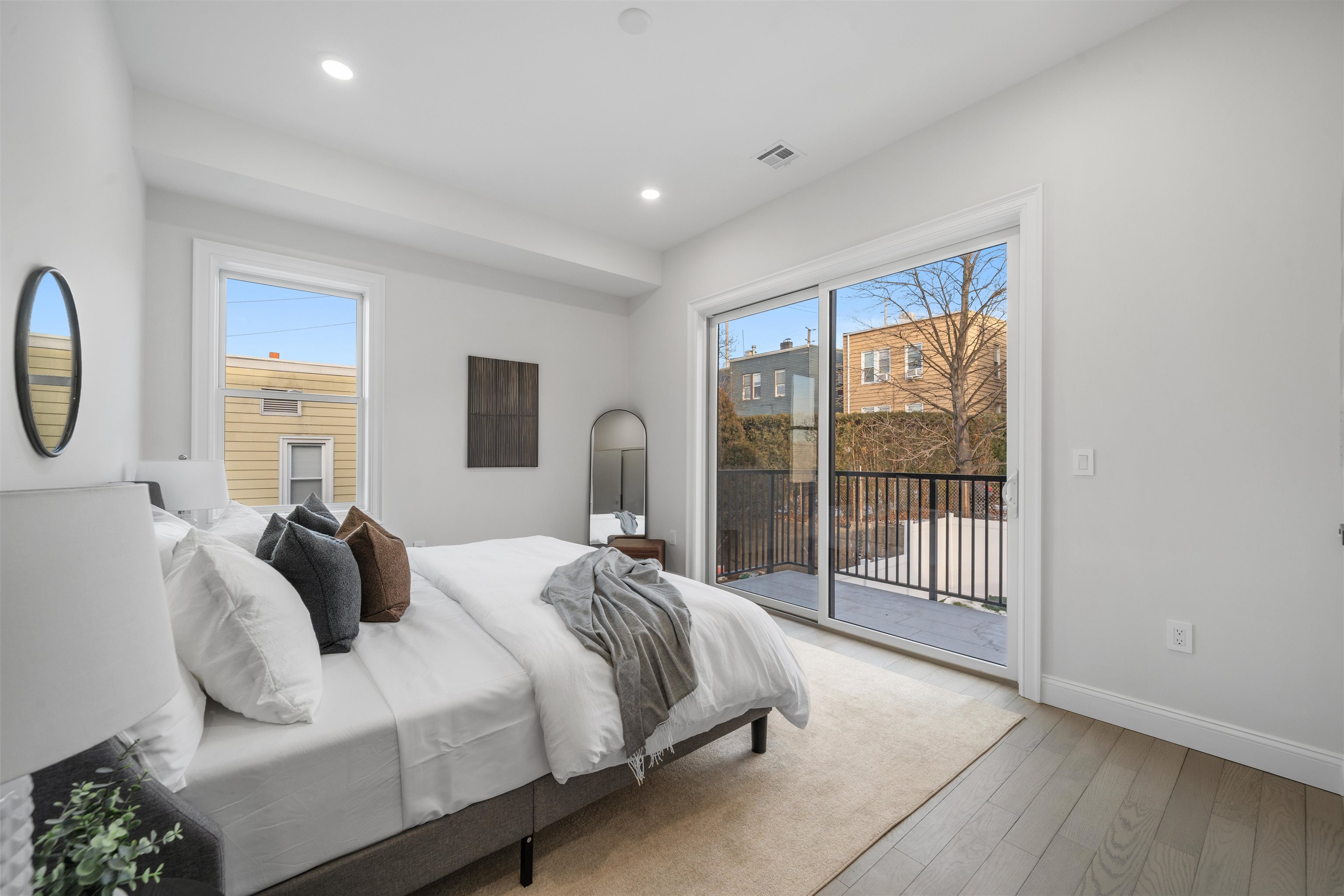 272 TERRACE AVE