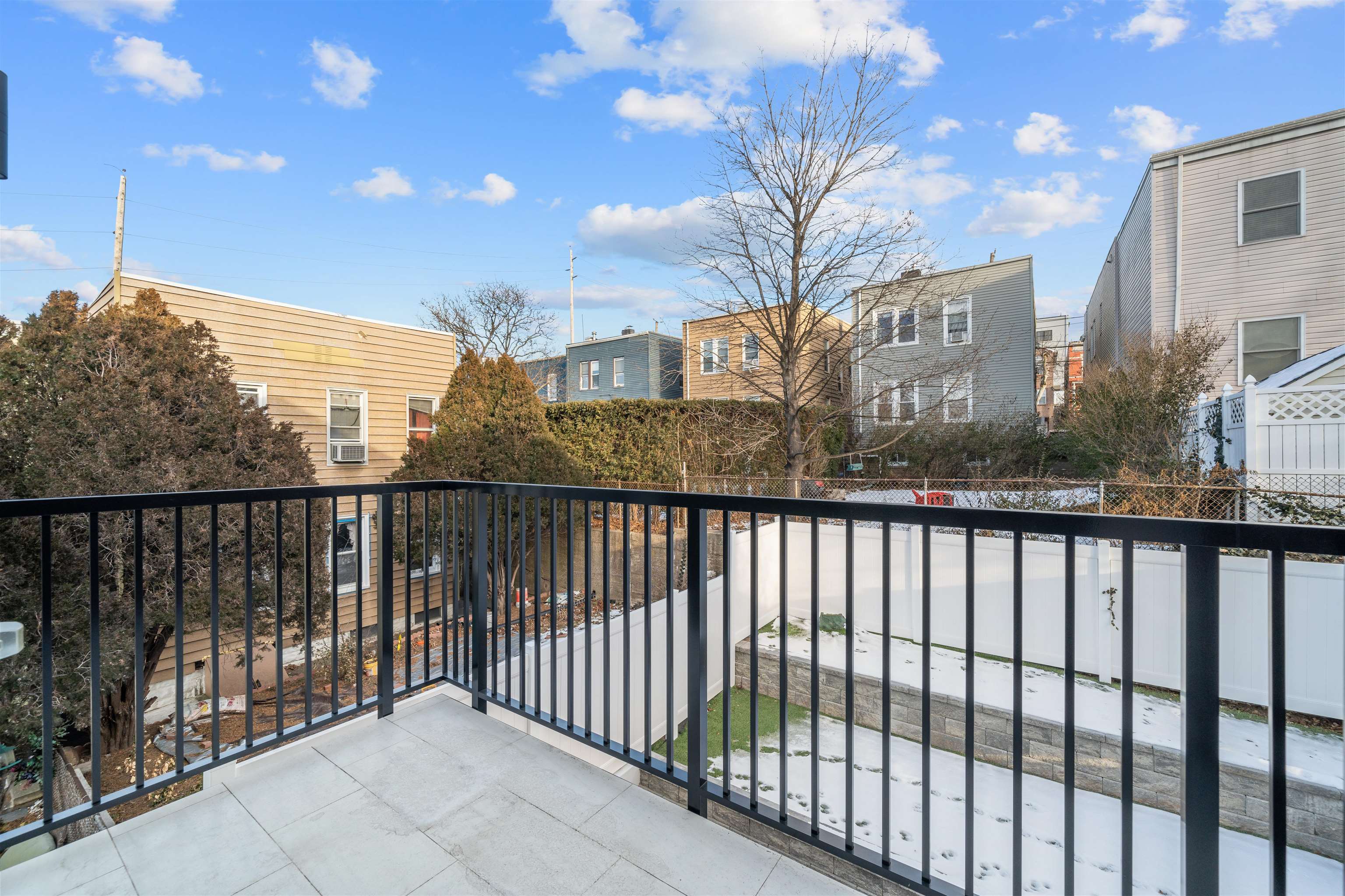 272 TERRACE AVE