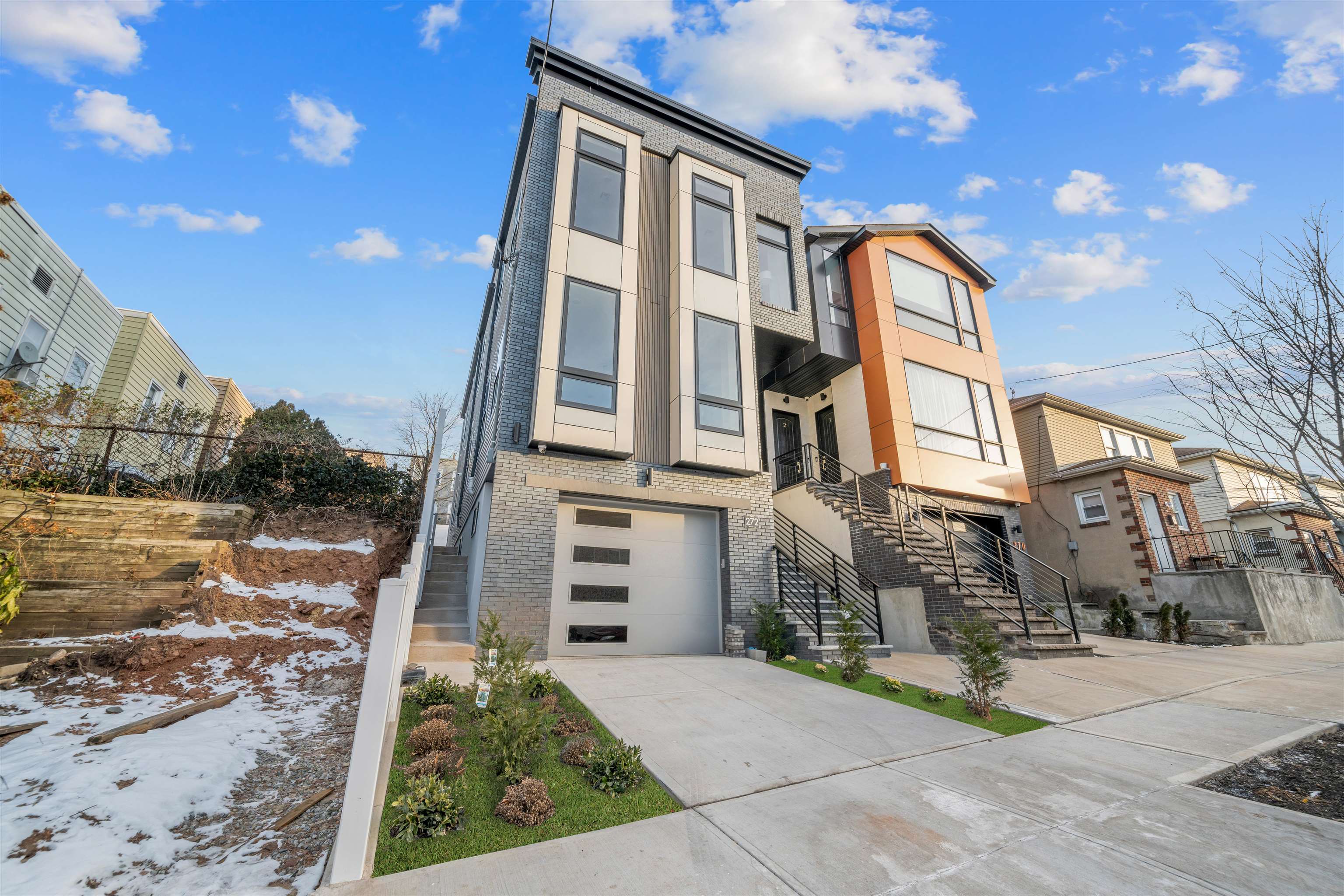 272 TERRACE AVE