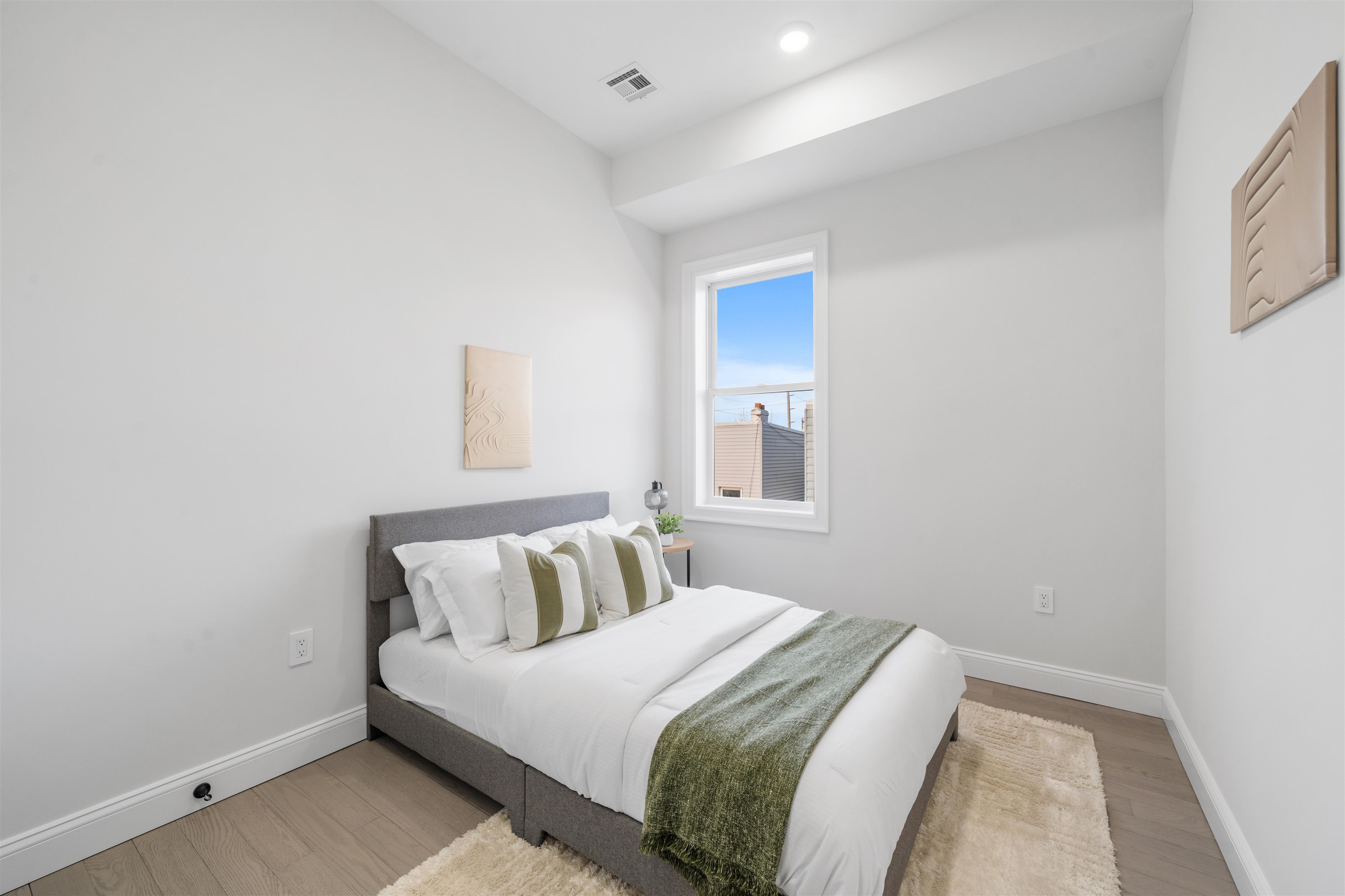 272 TERRACE AVE
