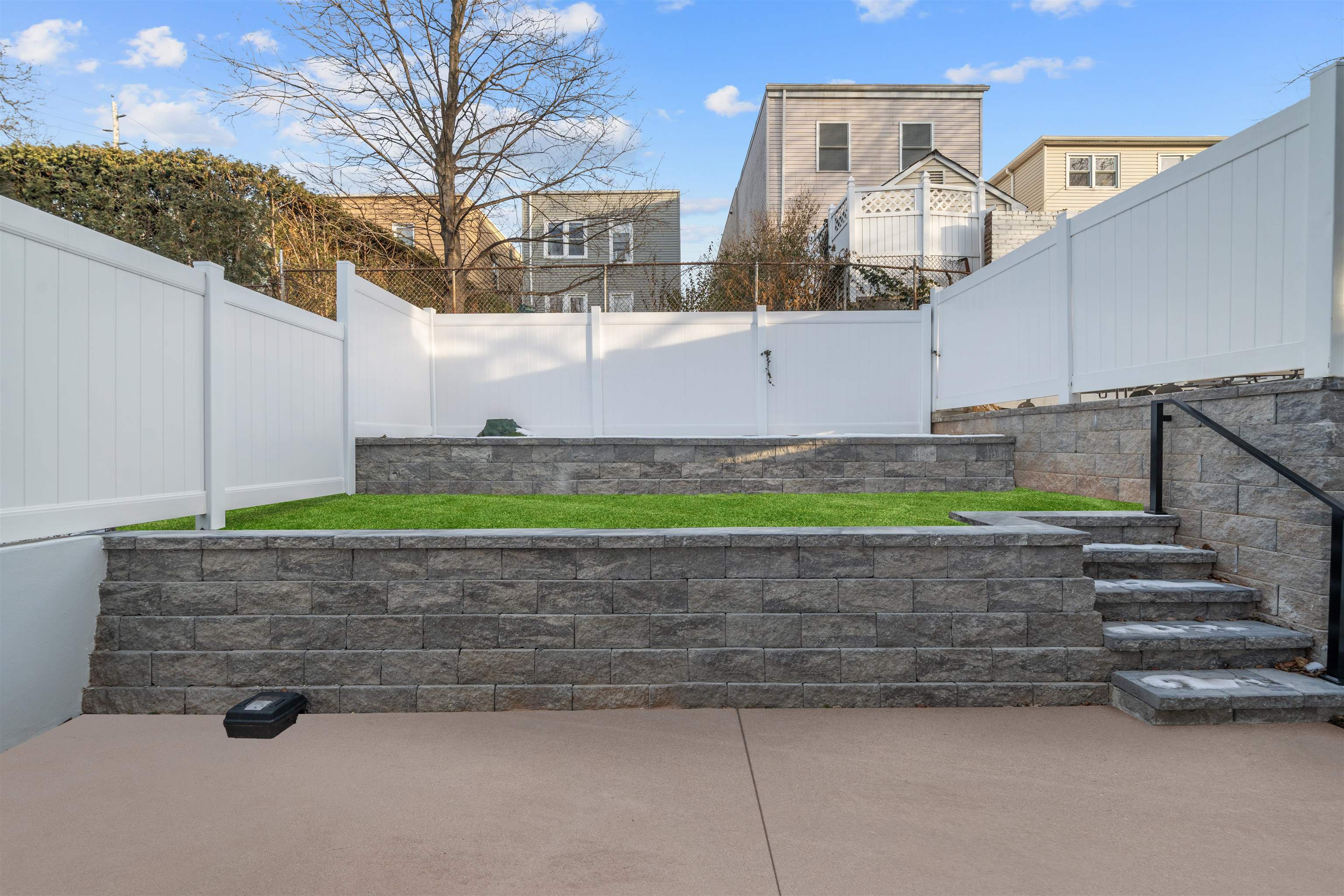 272 TERRACE AVE