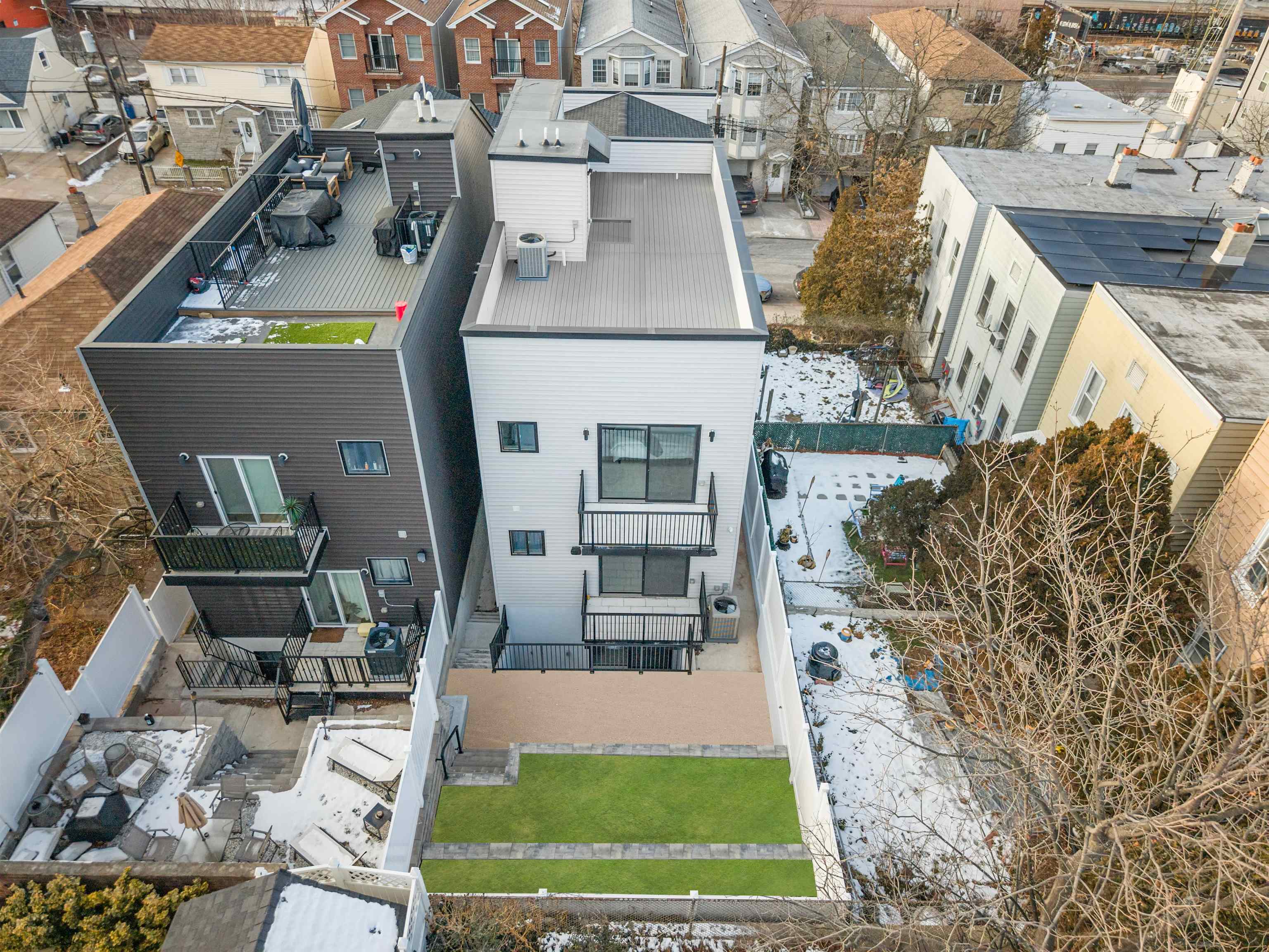 272 TERRACE AVE