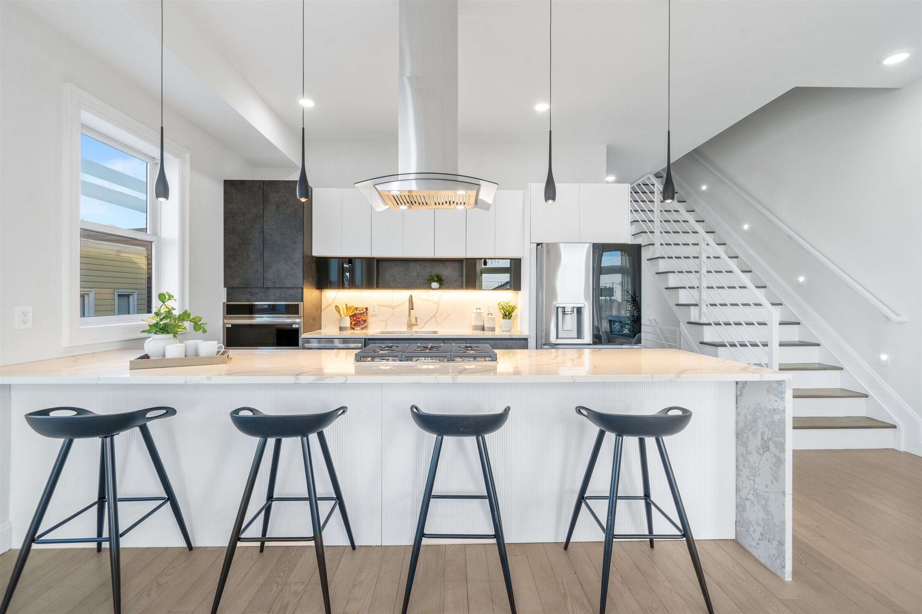 272 TERRACE AVE