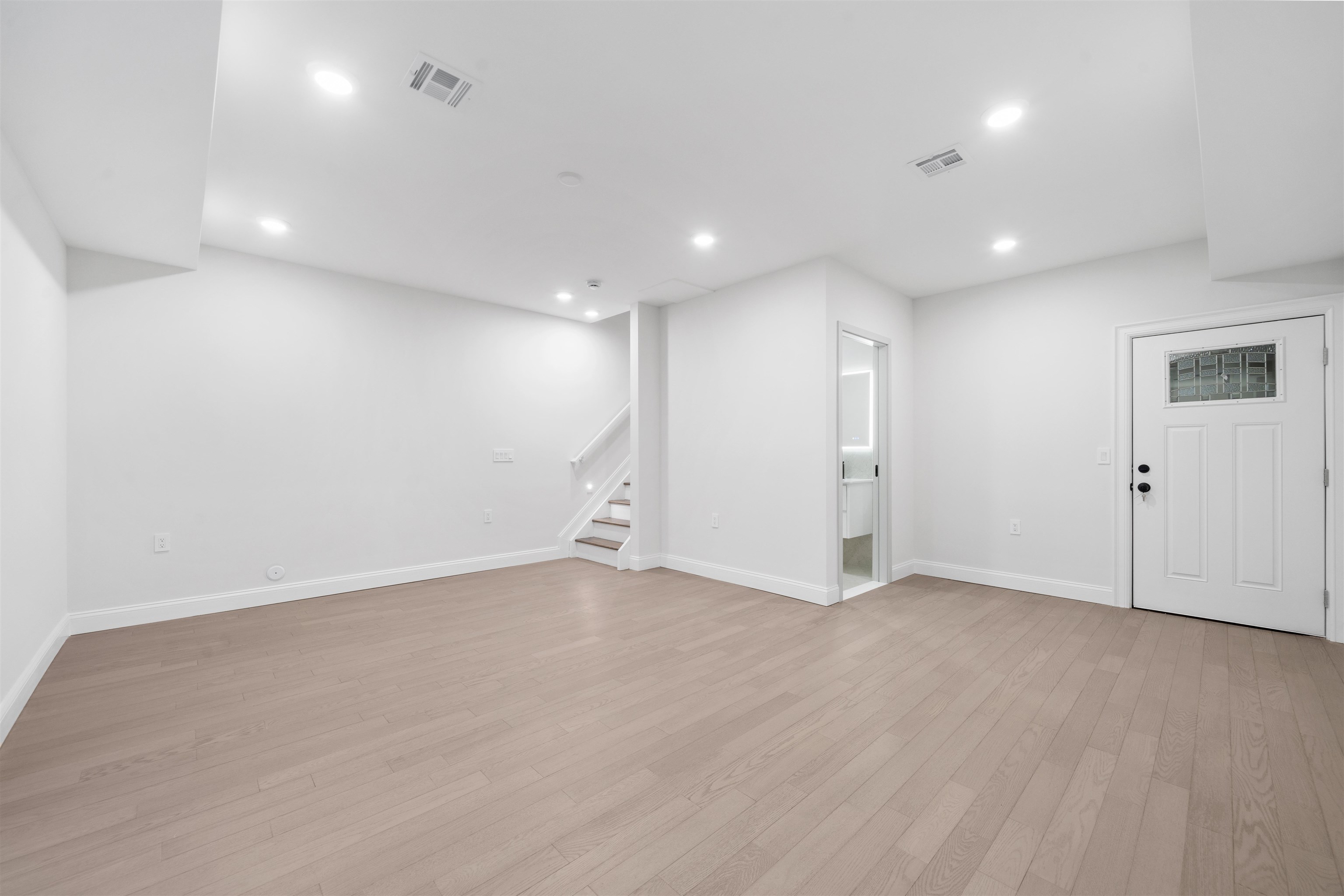 272 TERRACE AVE