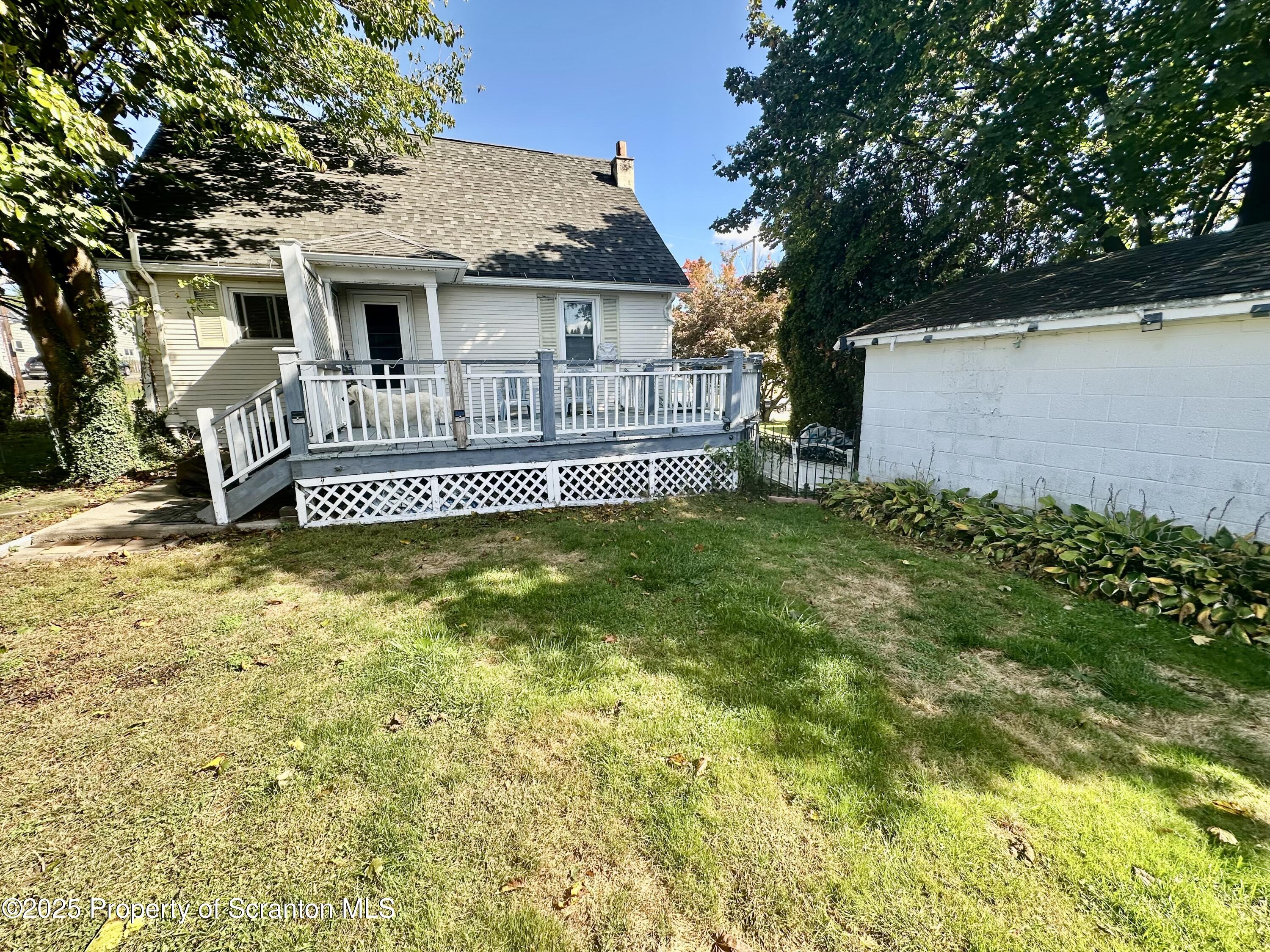 809 W Lackawanna Avenue