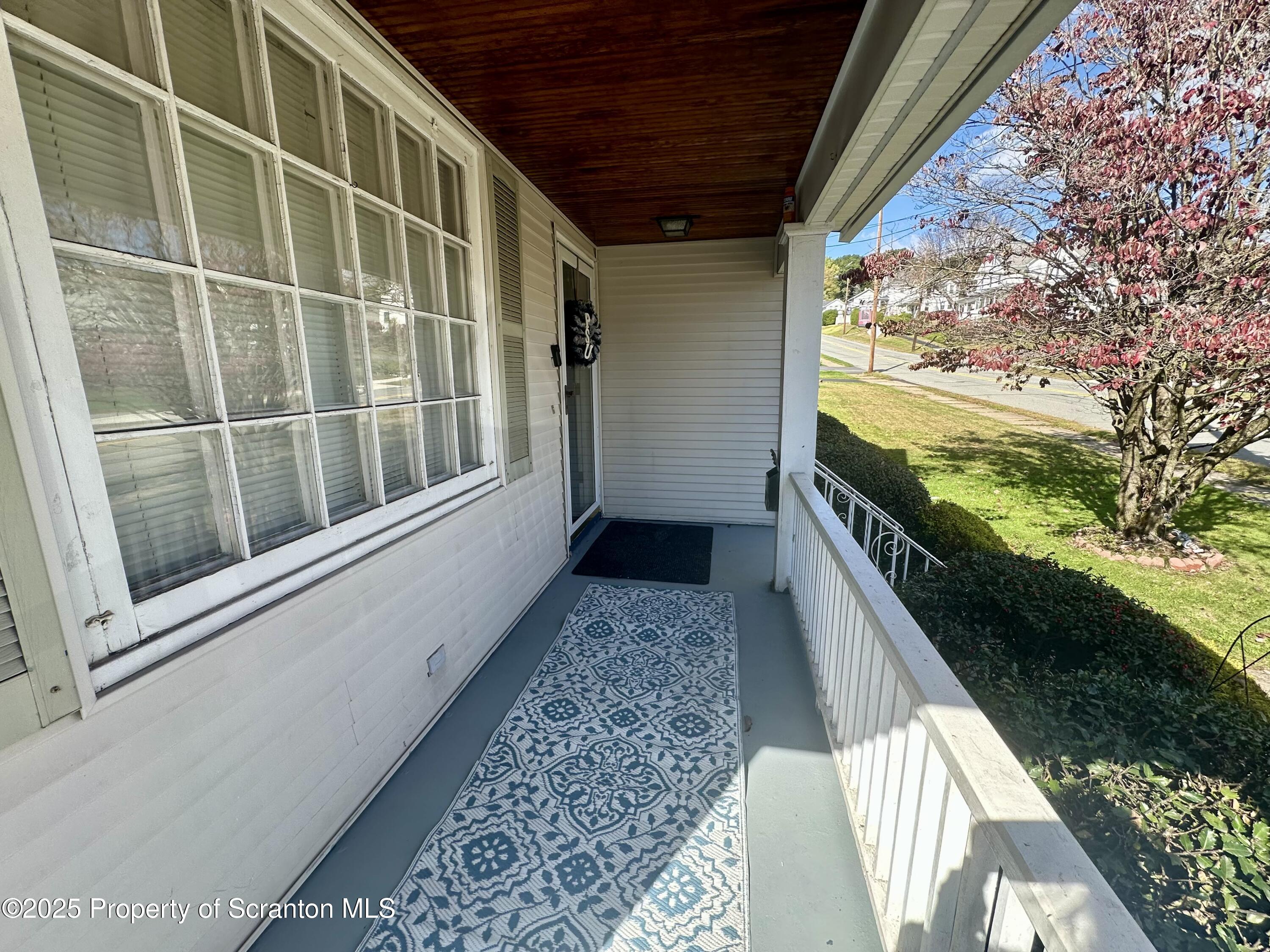 809 W Lackawanna Avenue